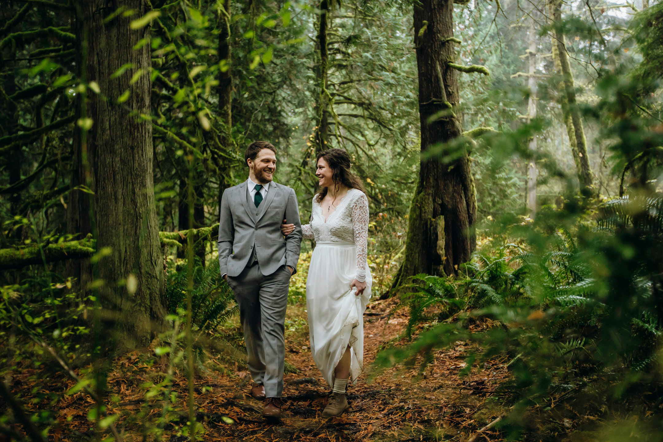 Snoqualmie elopement by Snoqualmie and Seattle wedding photographer James Thomas Long Photography