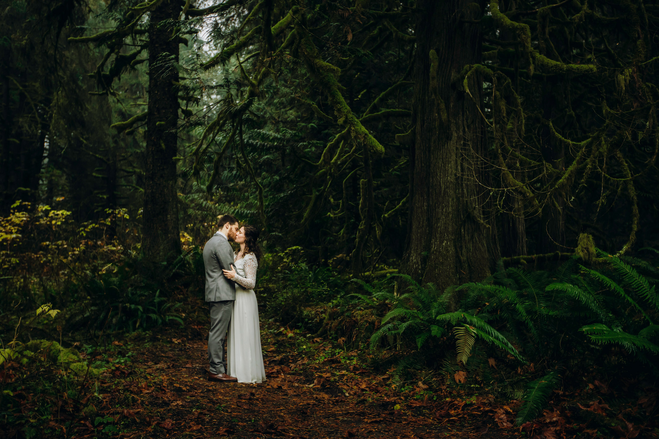 Snoqualmie elopement by Snoqualmie and Seattle wedding photographer James Thomas Long Photography