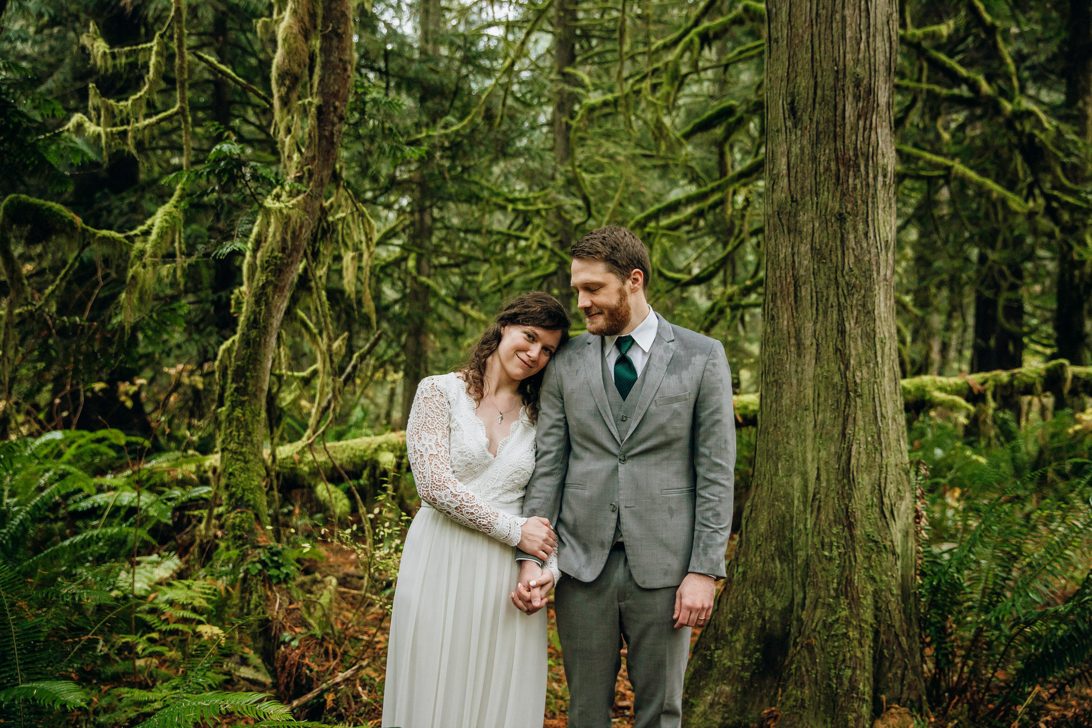 Snoqualmie elopement by Snoqualmie and Seattle wedding photographer James Thomas Long Photography