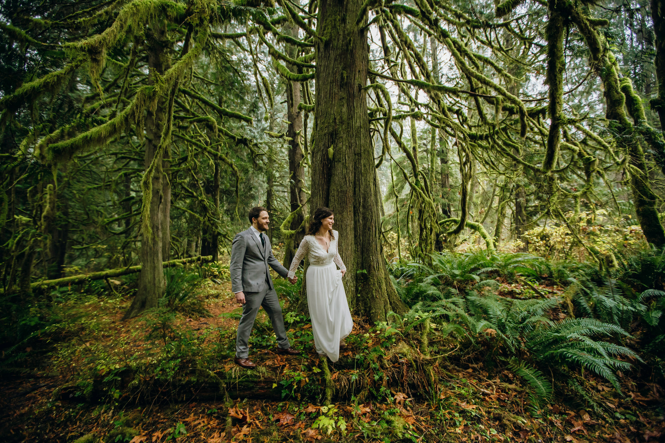 Snoqualmie elopement by Snoqualmie and Seattle wedding photographer James Thomas Long Photography