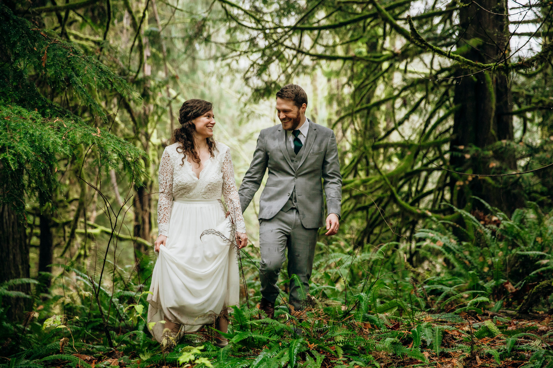 Snoqualmie elopement by Snoqualmie and Seattle wedding photographer James Thomas Long Photography