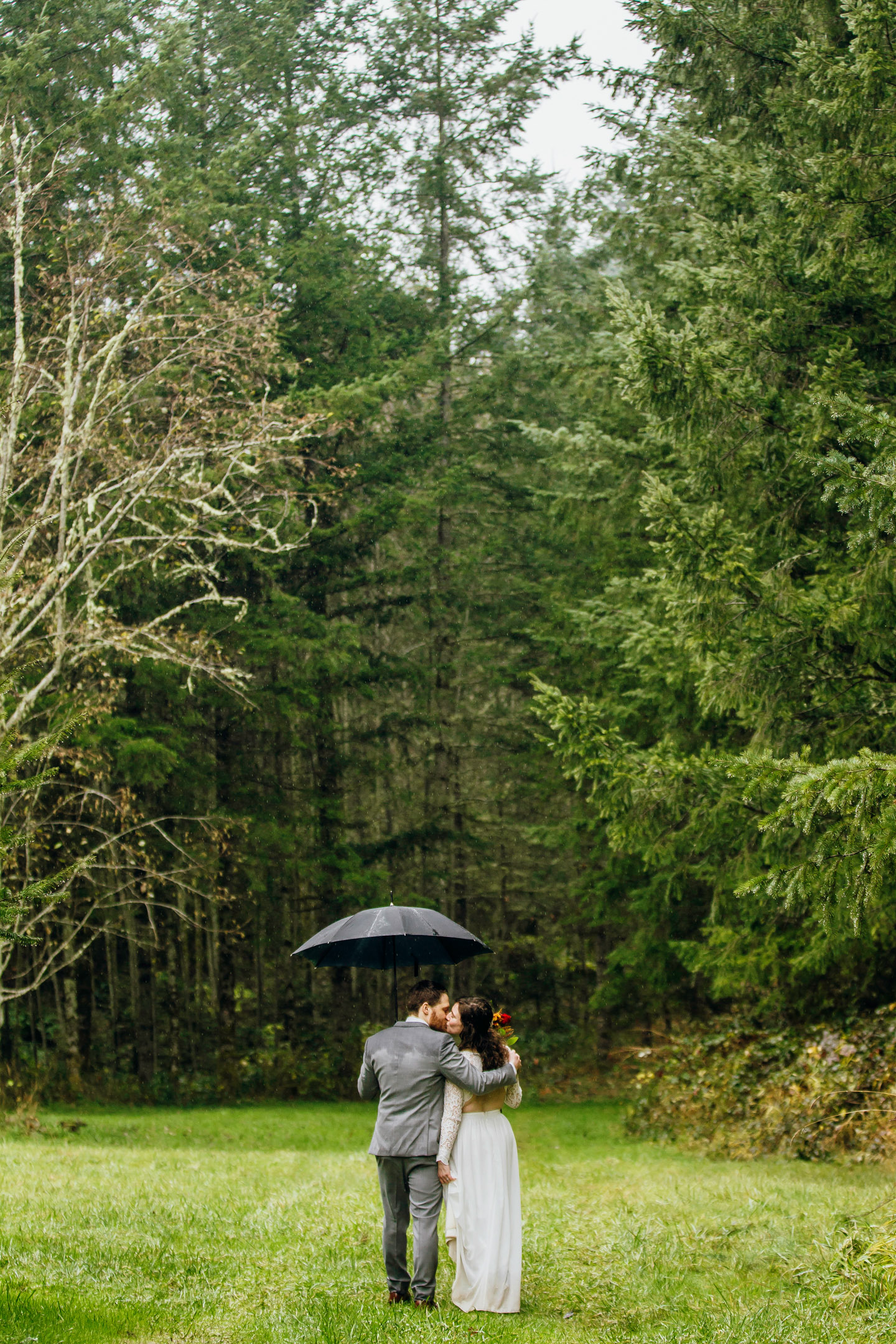 Snoqualmie elopement by Snoqualmie and Seattle wedding photographer James Thomas Long Photography