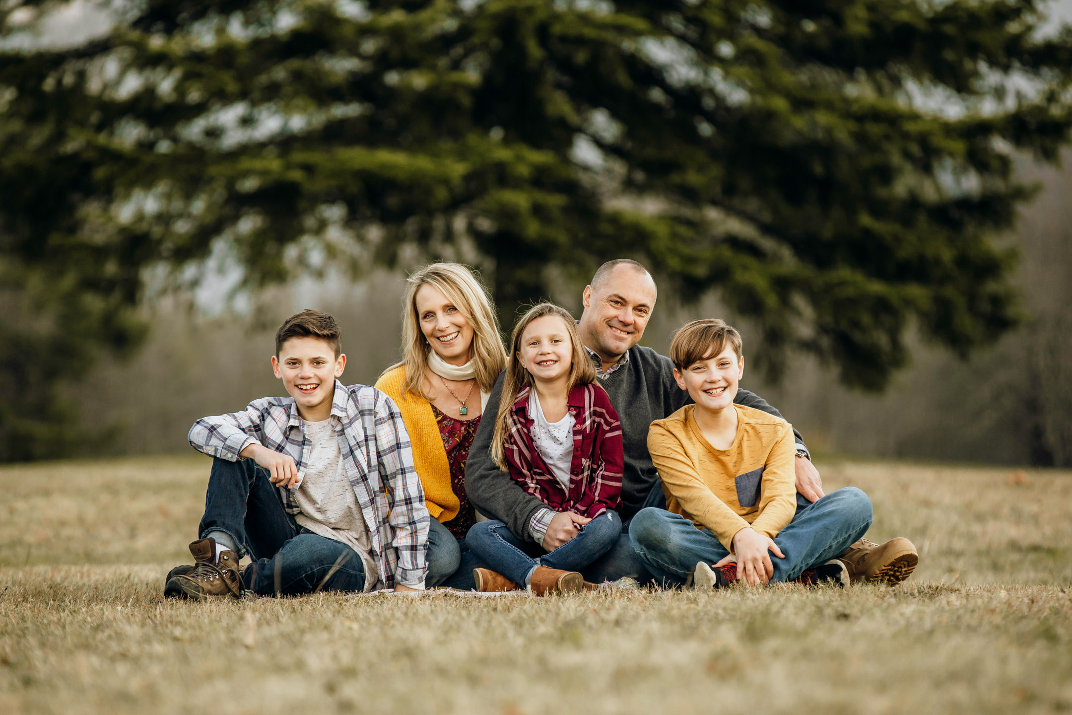 North Bend family of five session by Snoqualmie family photographer James Thomas Long Photography