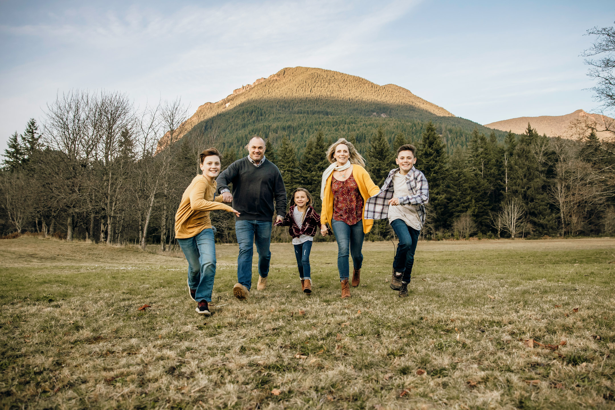 North Bend family of five session by Snoqualmie family photographer James Thomas Long Photography