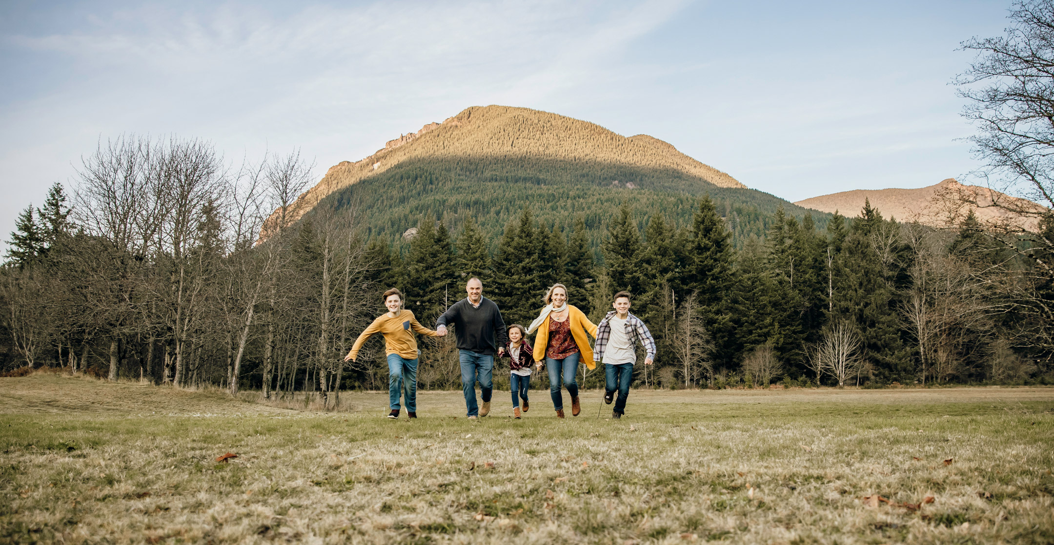 North Bend family of five session by Snoqualmie family photographer James Thomas Long Photography