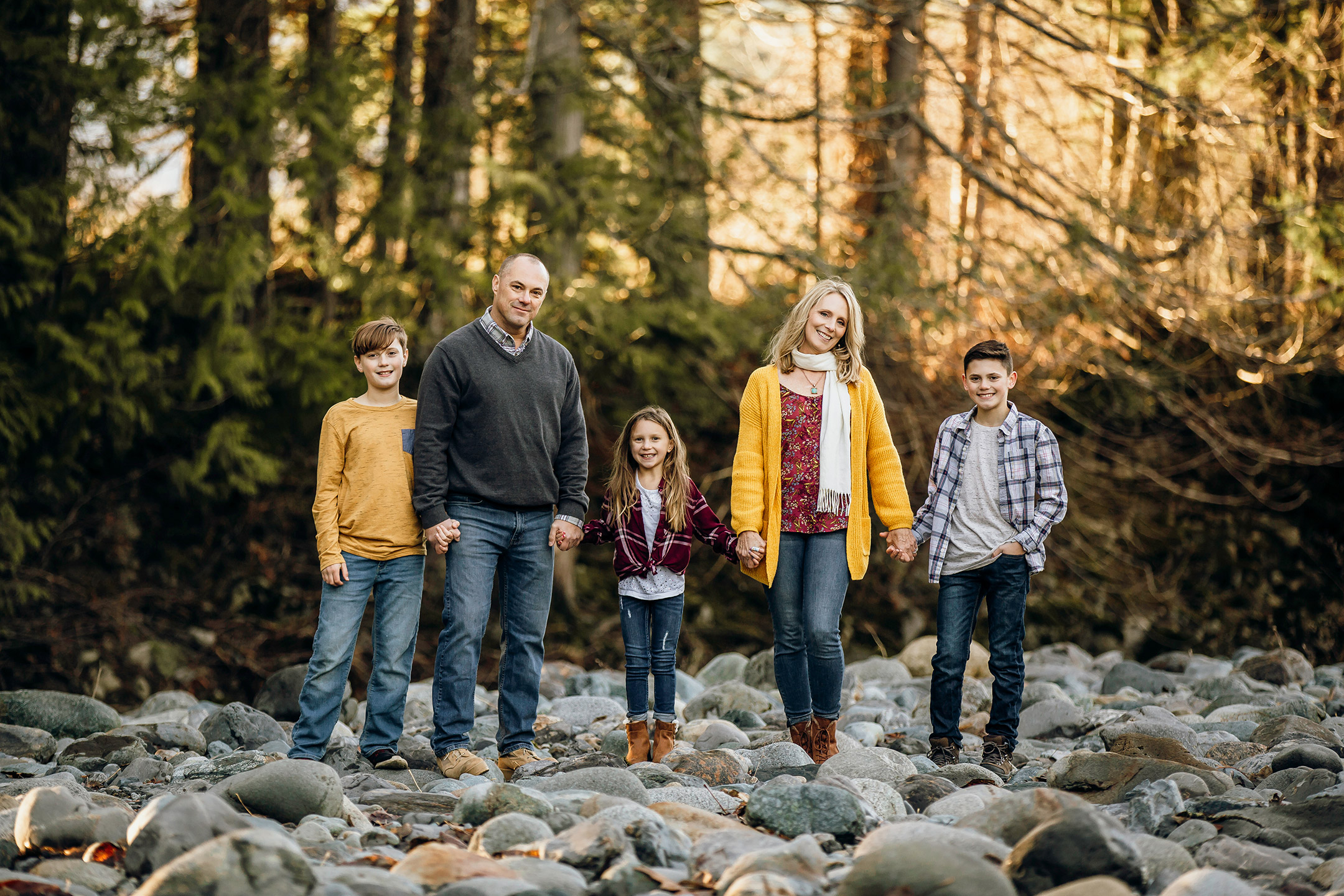 North Bend family of five session by Snoqualmie family photographer James Thomas Long Photography