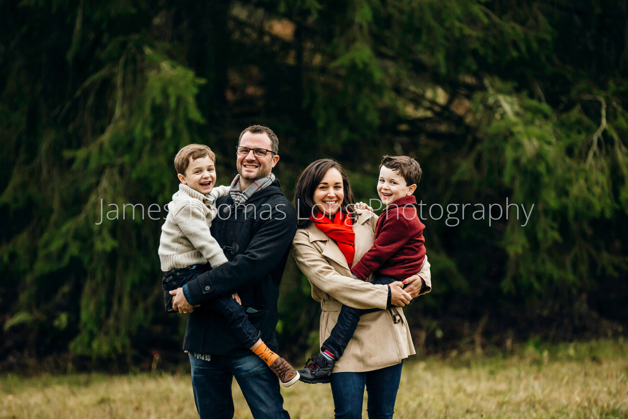 Flaming Geyser State Park Auburn family of four photography session by Snoqualmie family photographer James Thomas Log Photography