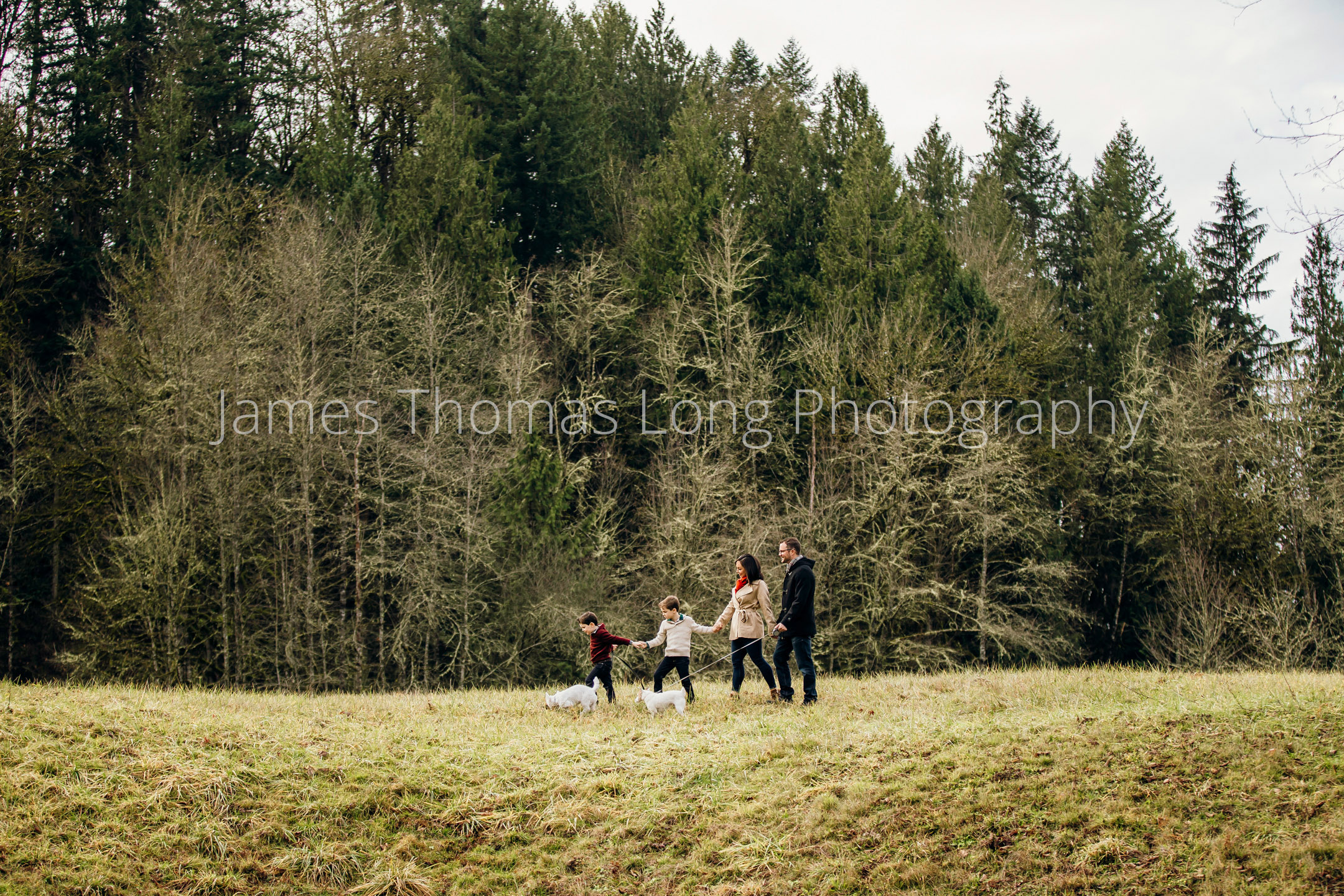 Flaming Geyser State Park Auburn family of four photography session by Snoqualmie family photographer James Thomas Log Photography