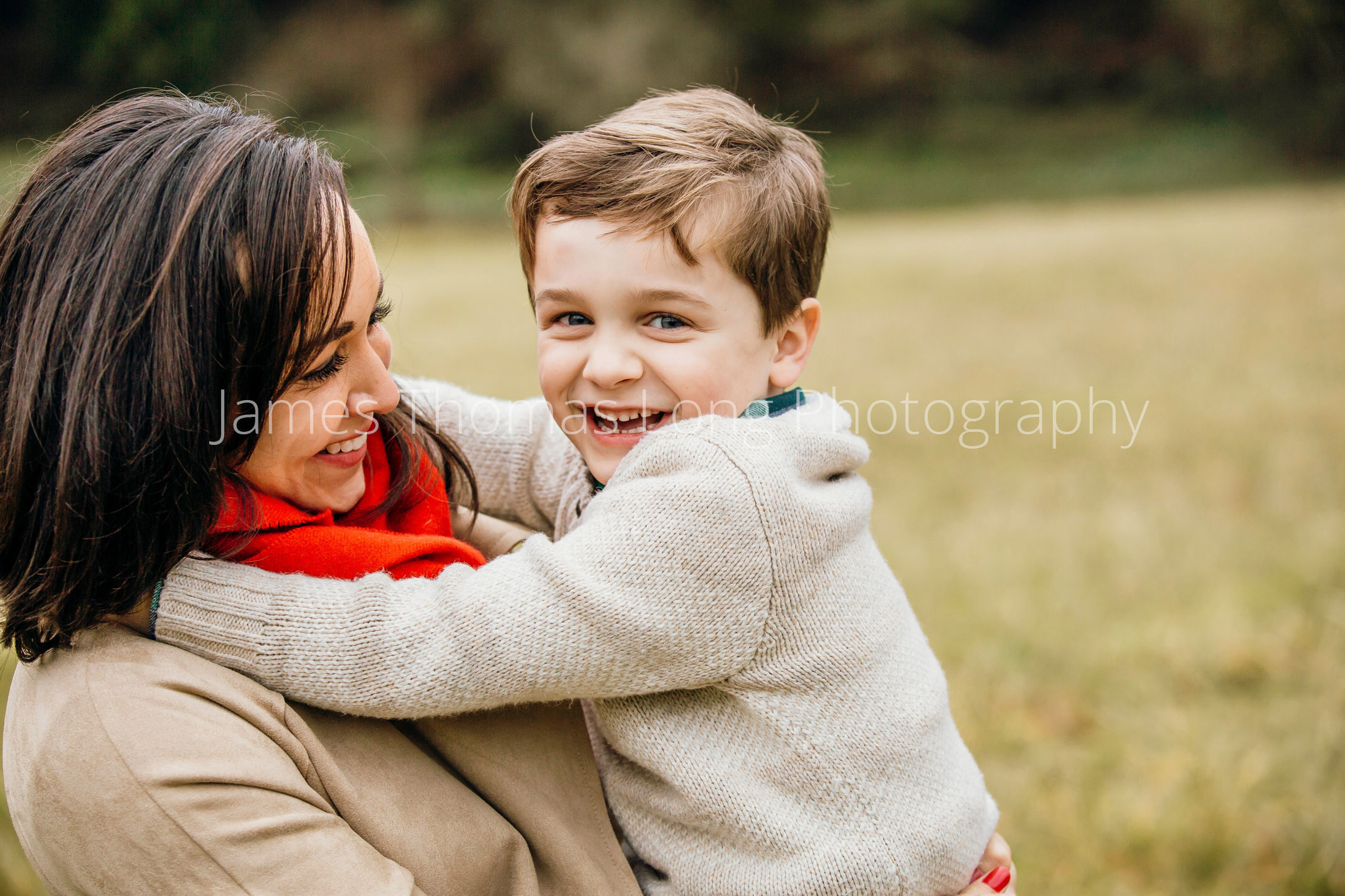 Flaming Geyser State Park Auburn family of four photography session by Snoqualmie family photographer James Thomas Log Photography