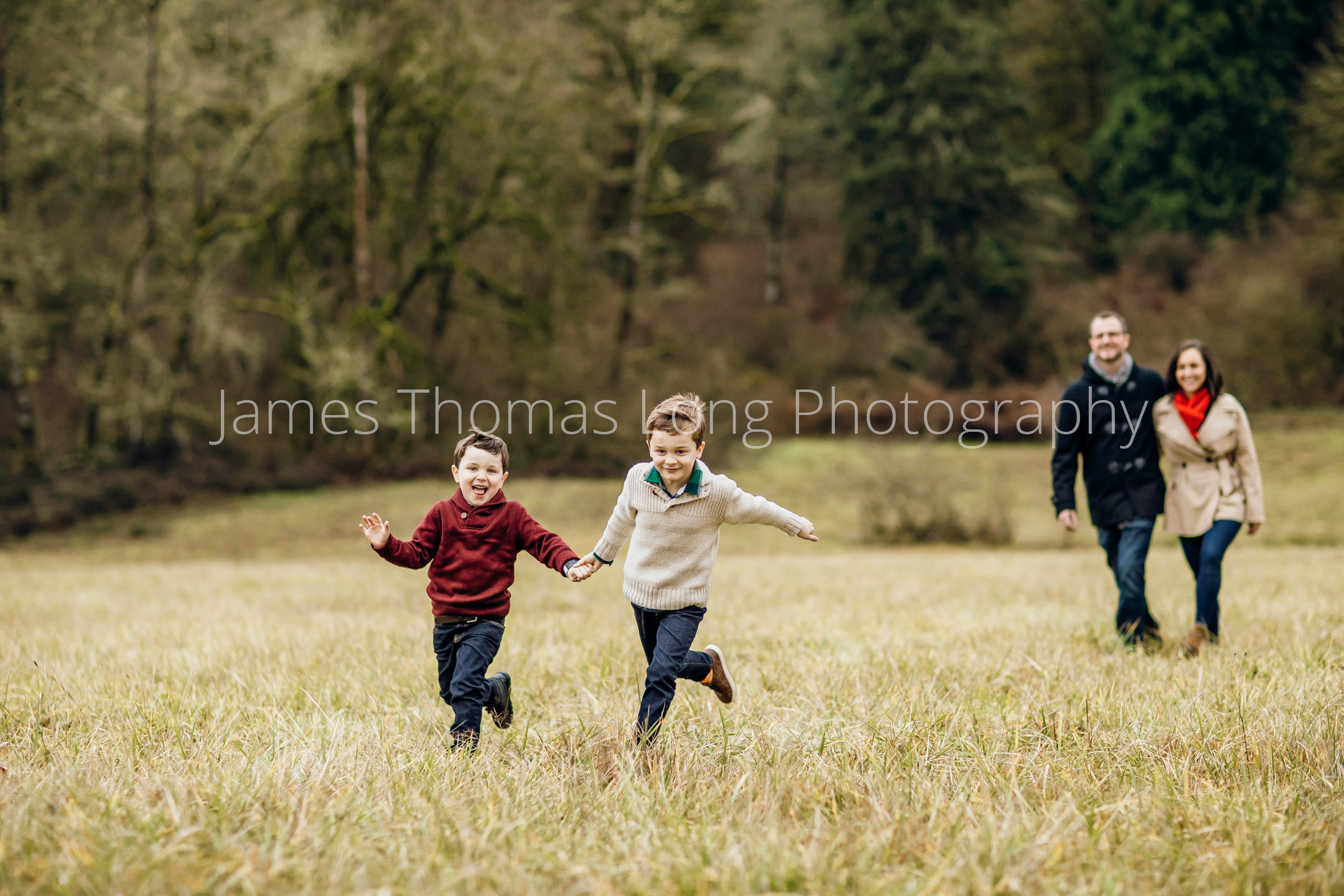 Flaming Geyser State Park Auburn family of four photography session by Snoqualmie family photographer James Thomas Log Photography