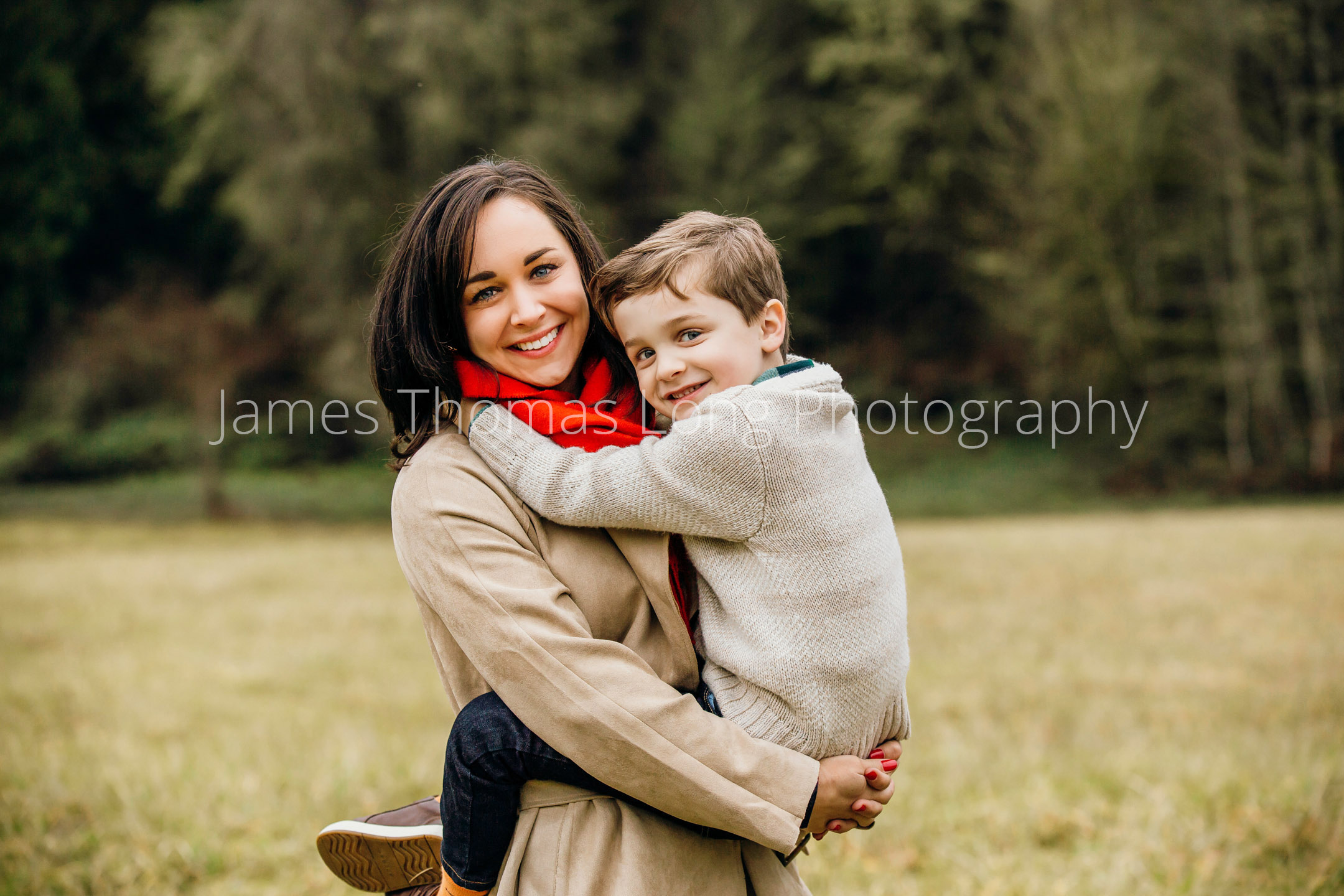 Flaming Geyser State Park Auburn family of four photography session by Snoqualmie family photographer James Thomas Log Photography