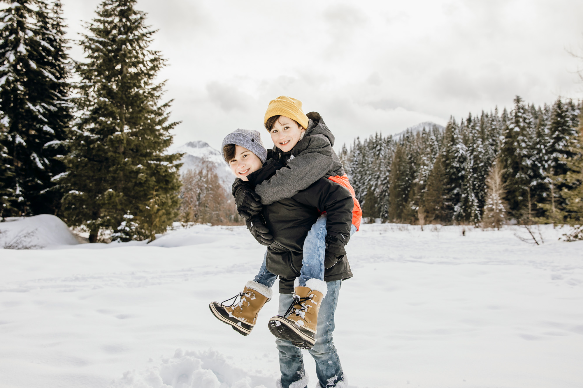 Snoqualmie Pass family of four session in the snow by Seattle family photographer James Thomas Long Photography