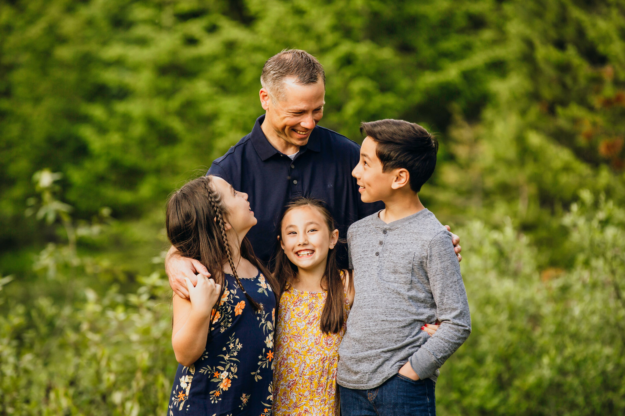 Snoqualmie Pass family of five session by Seattle family photographer James Thomas Long Photography