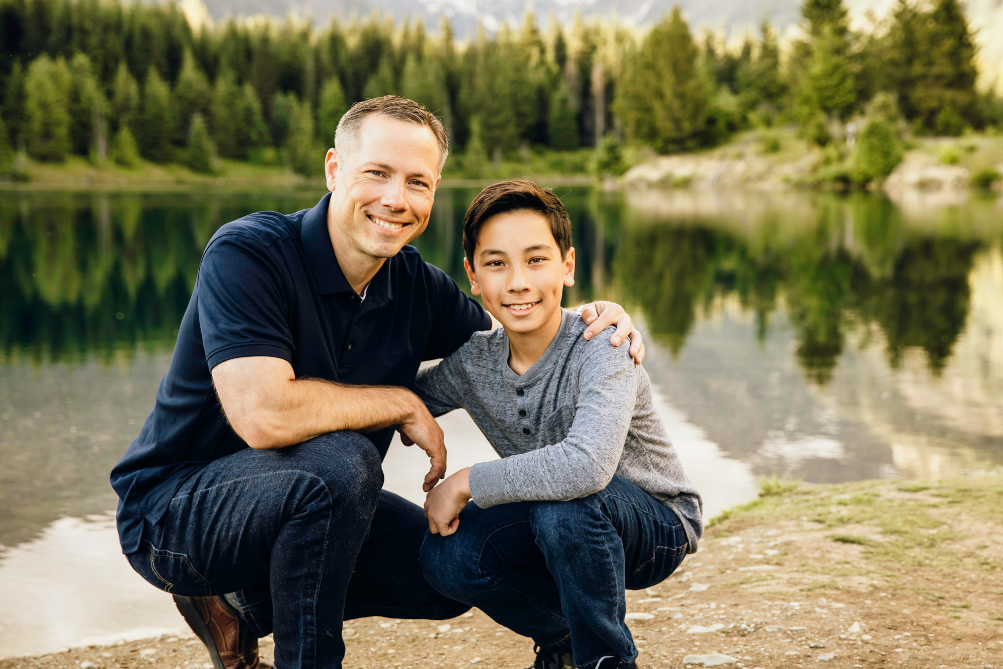 Snoqualmie Pass family of five session by Seattle family photographer James Thomas Long Photography