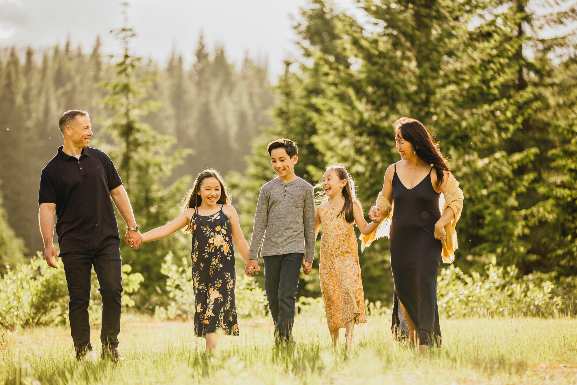 Snoqualmie Pass family of five session by Seattle family photographer James Thomas Long Photography