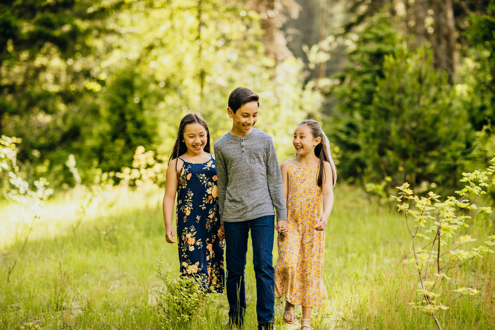 Snoqualmie Pass family of five session by Seattle family photographer James Thomas Long Photography