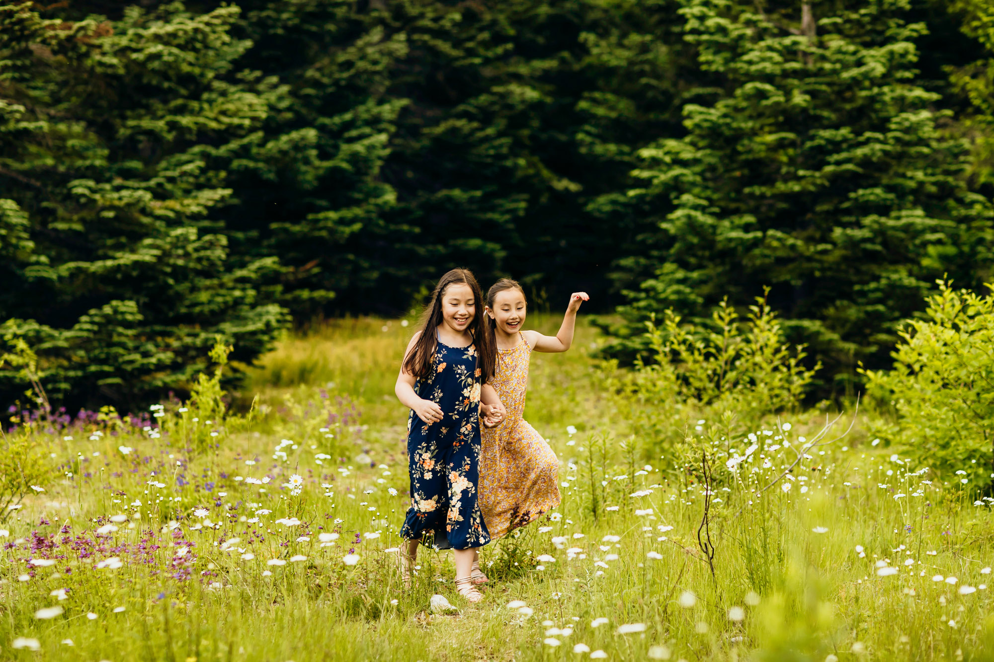 Snoqualmie Pass family of five session by Seattle family photographer James Thomas Long Photography