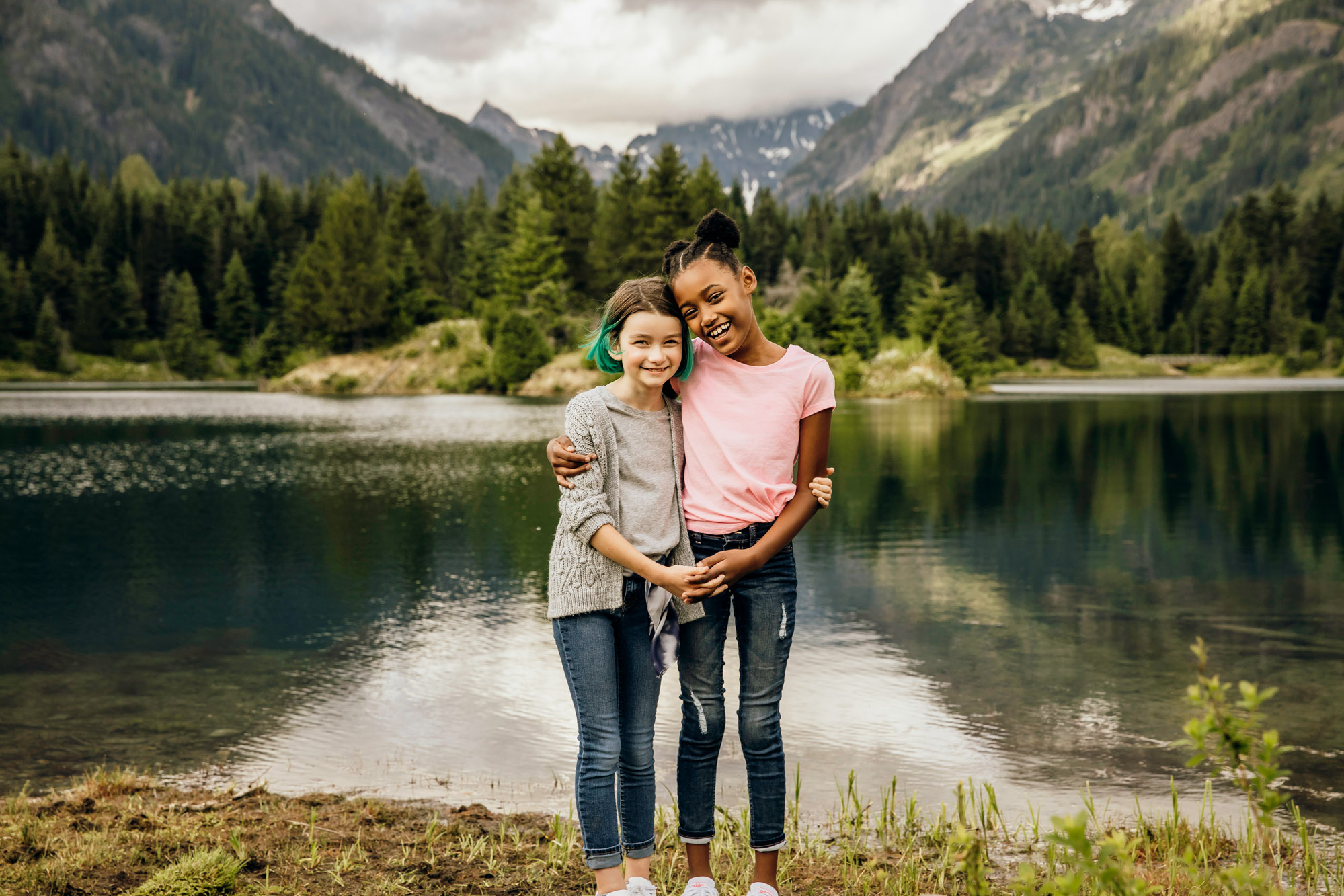 Snoqualmie Pass family of six session by Seattle family photographer James Thomas Long Photography