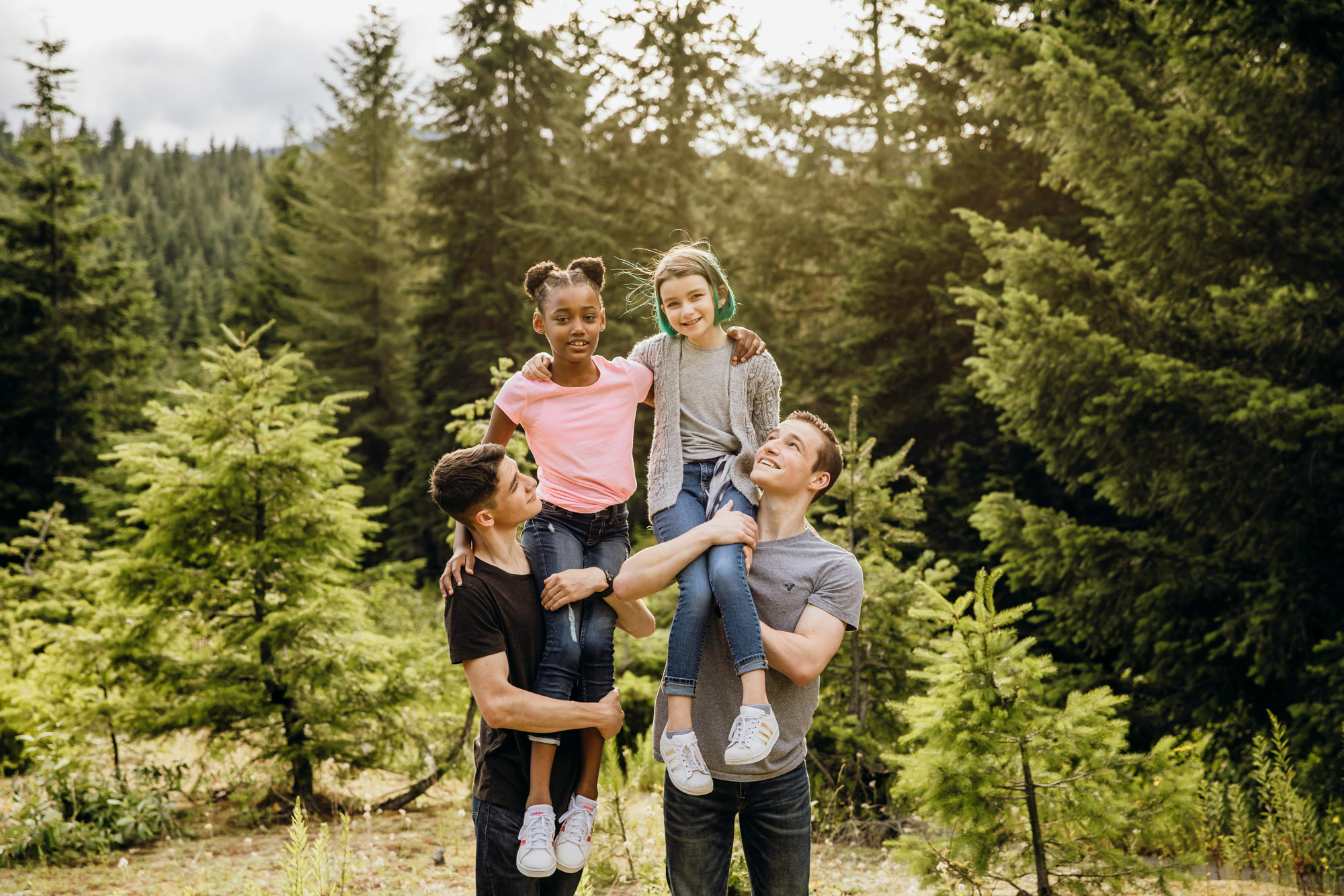 Snoqualmie Pass family of six session by Seattle family photographer James Thomas Long Photography