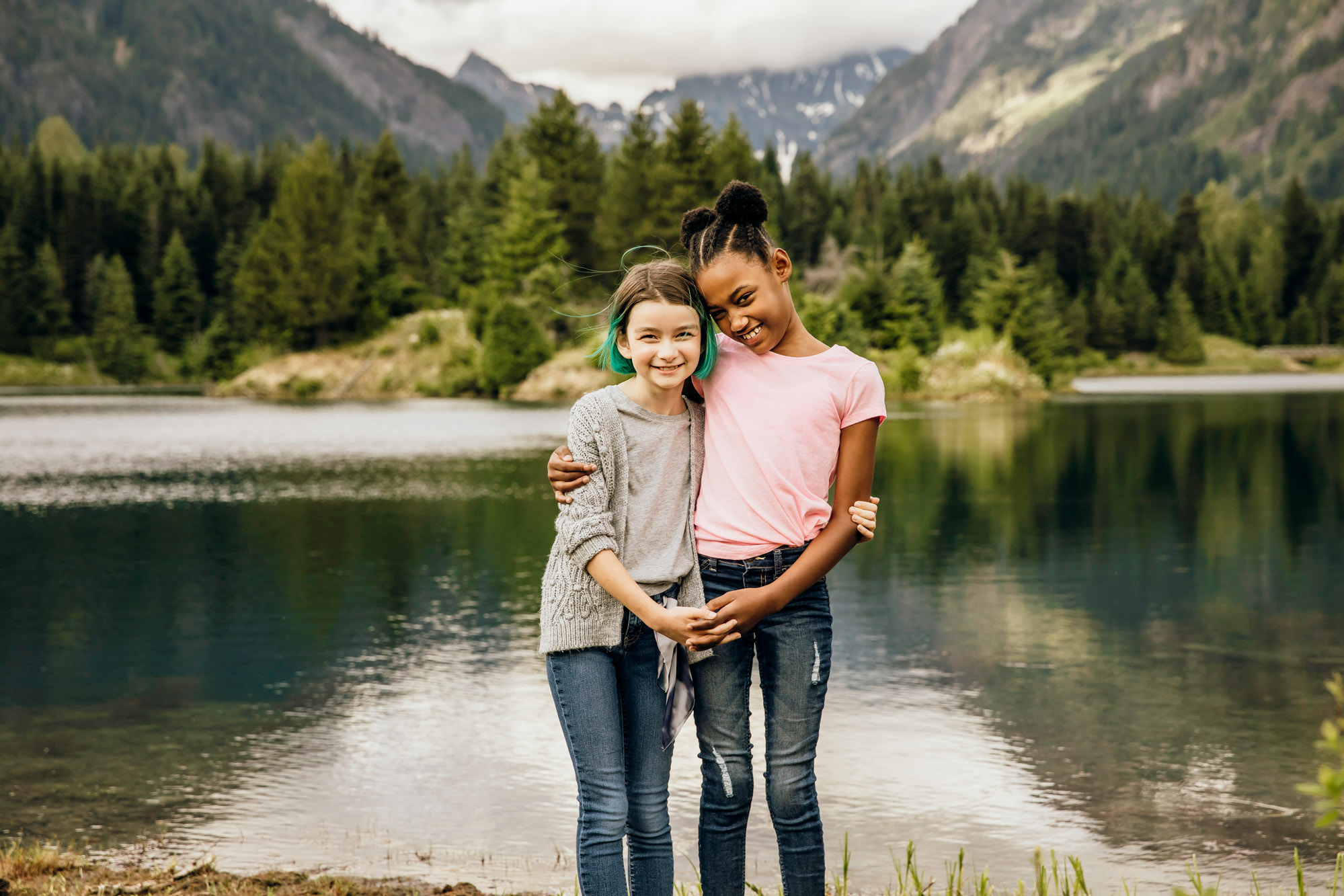 Snoqualmie Pass family of six session by Seattle family photographer James Thomas Long Photography