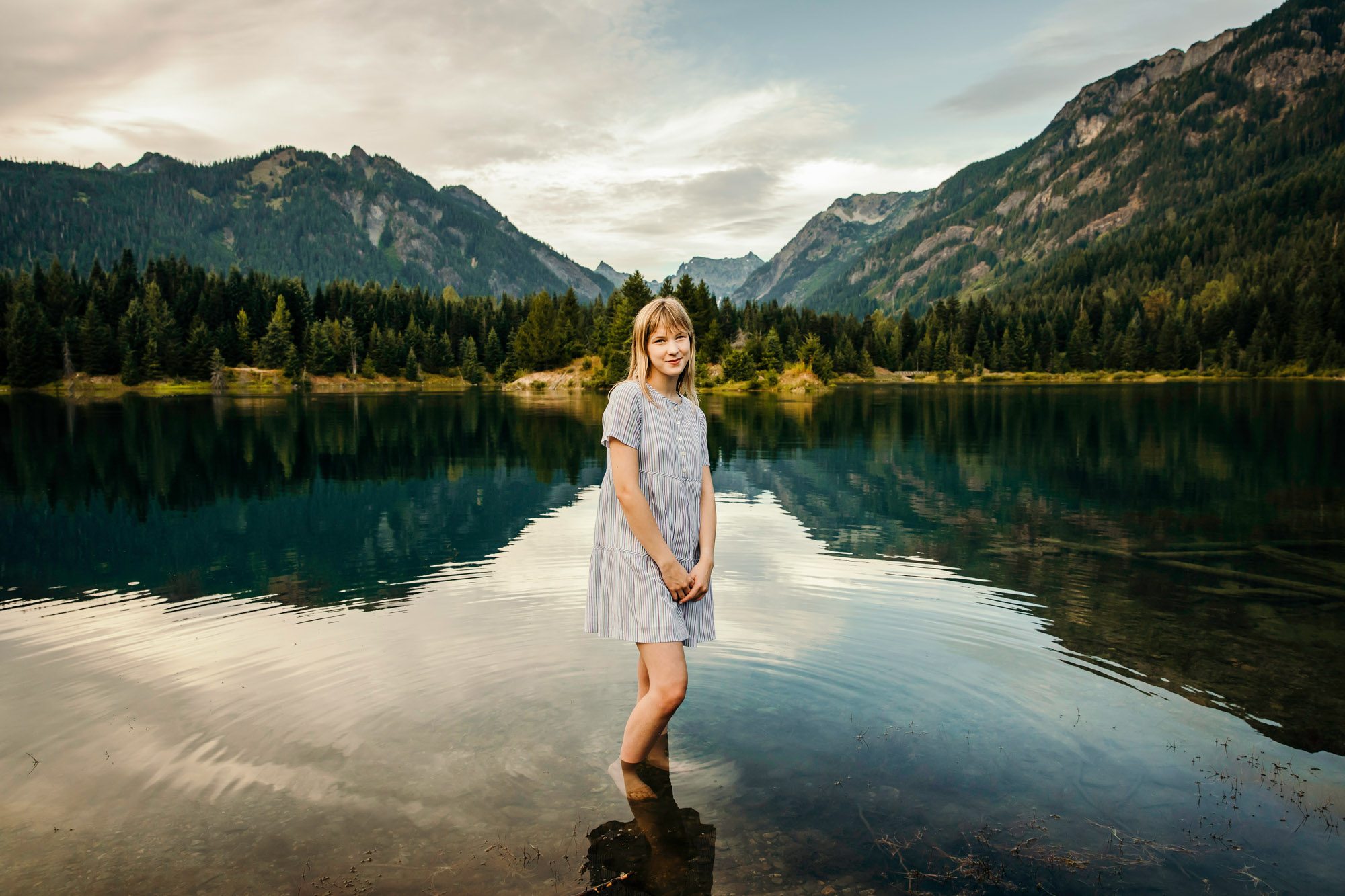 Snoqualmie Mount Si senior portrait session by James Thomas Long Photography