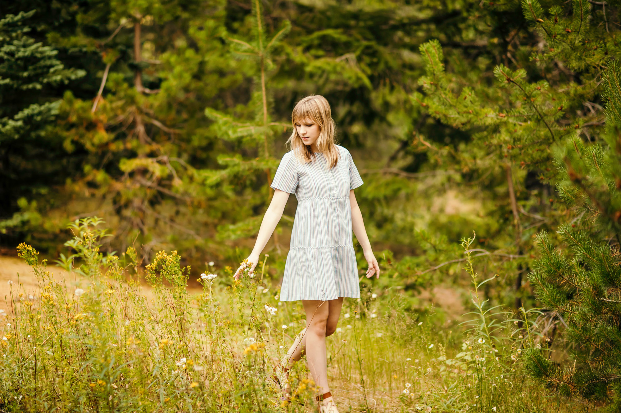 Snoqualmie Mount Si senior portrait session by James Thomas Long Photography