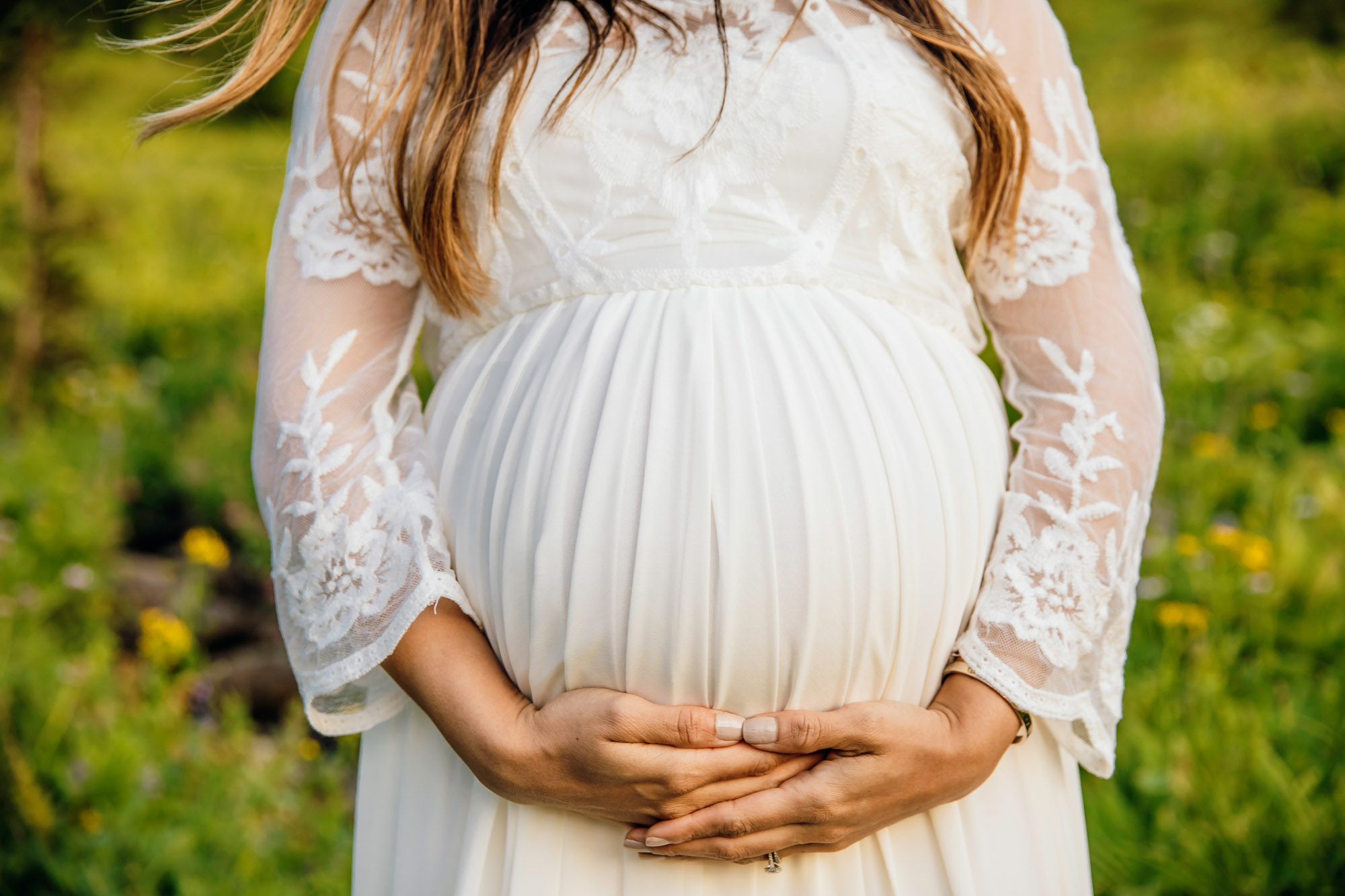 Mount Rainier maternity session by Snoqualmie maternity photographer James Thomas Long Photography