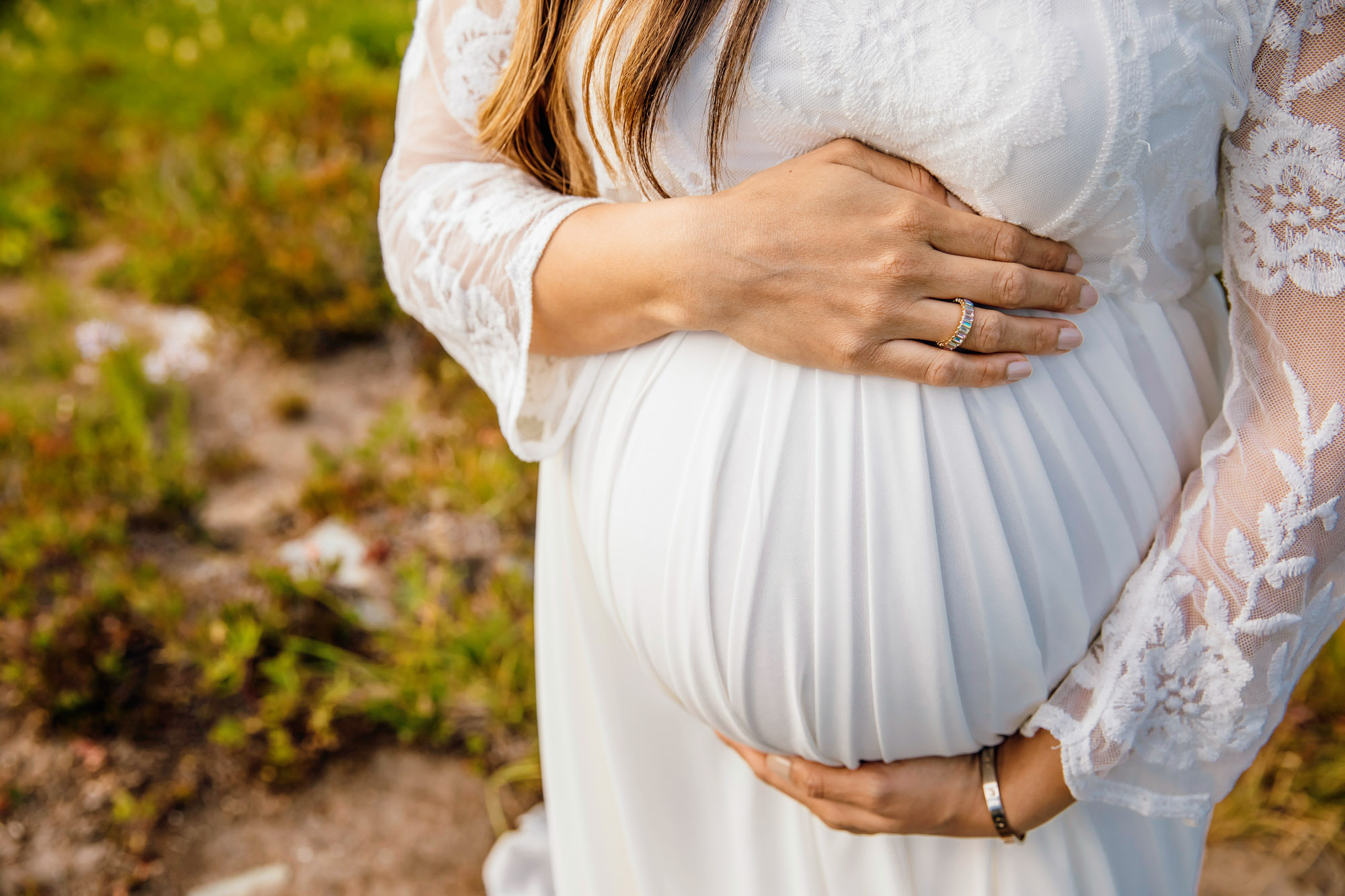 Mount Rainier maternity session by Snoqualmie maternity photographer James Thomas Long Photography