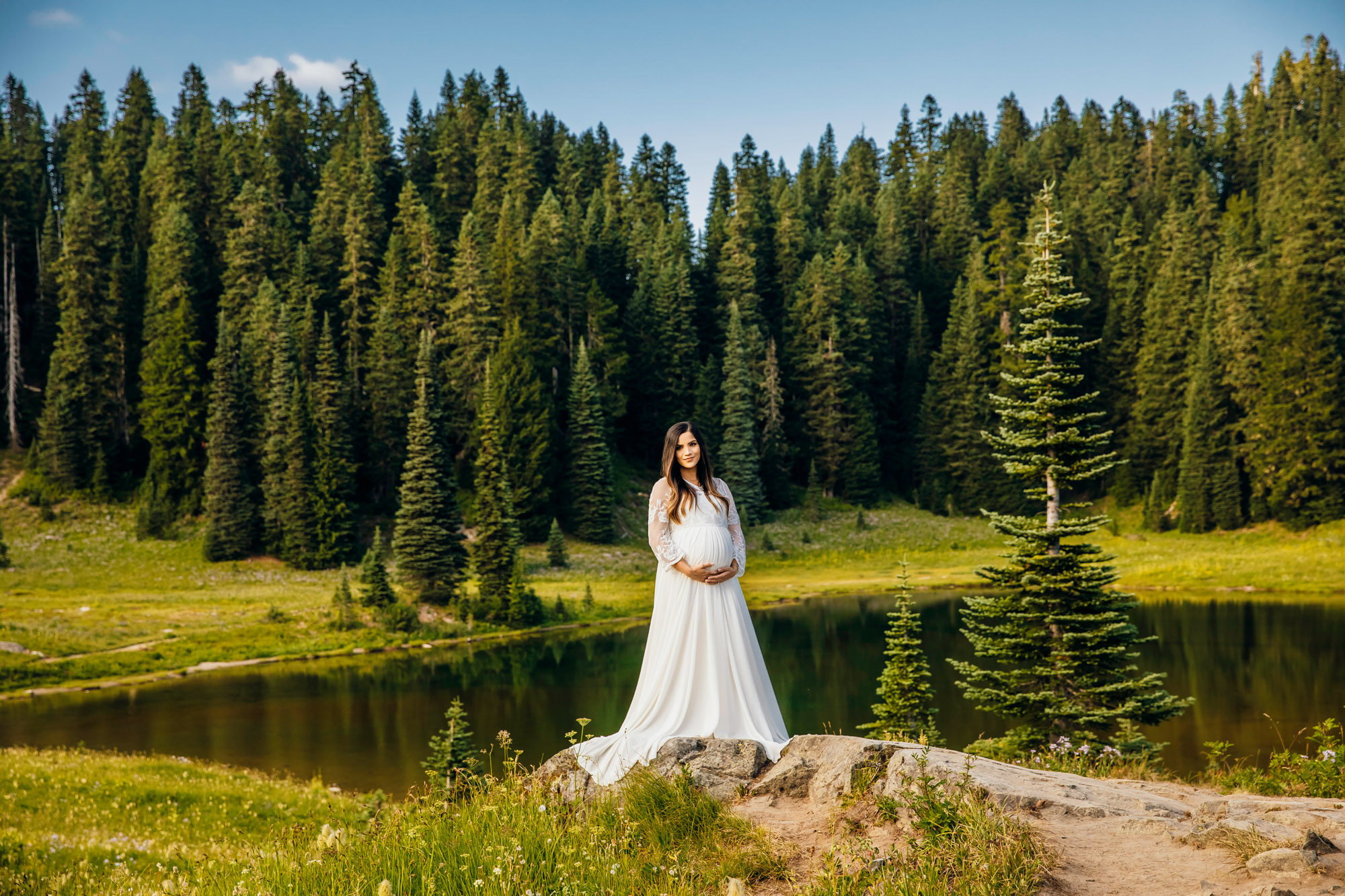 Mount Rainier maternity session by Snoqualmie maternity photographer James Thomas Long Photography