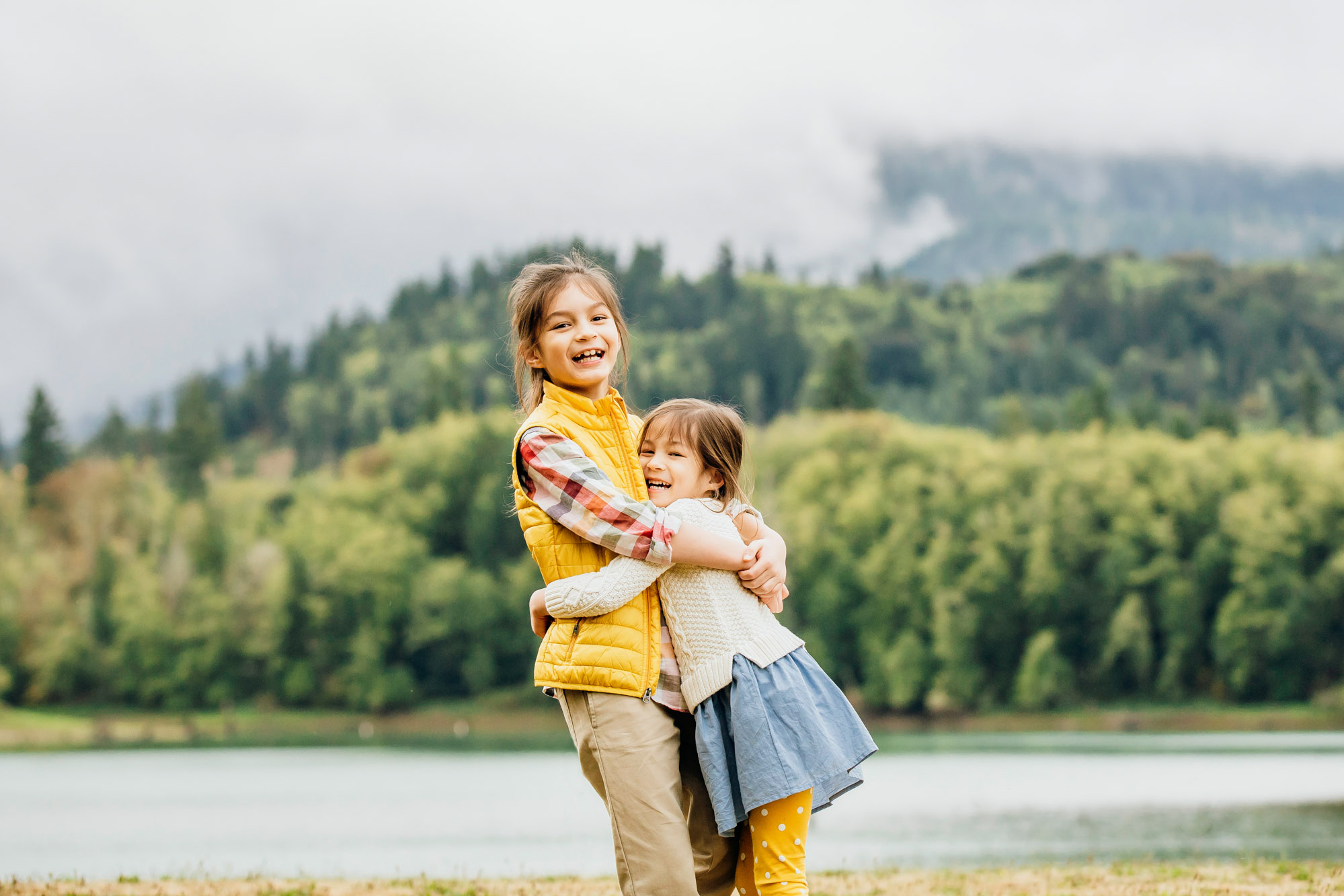 Family of four at Alder lake by Seattle family photographer James Thomas Long Photography