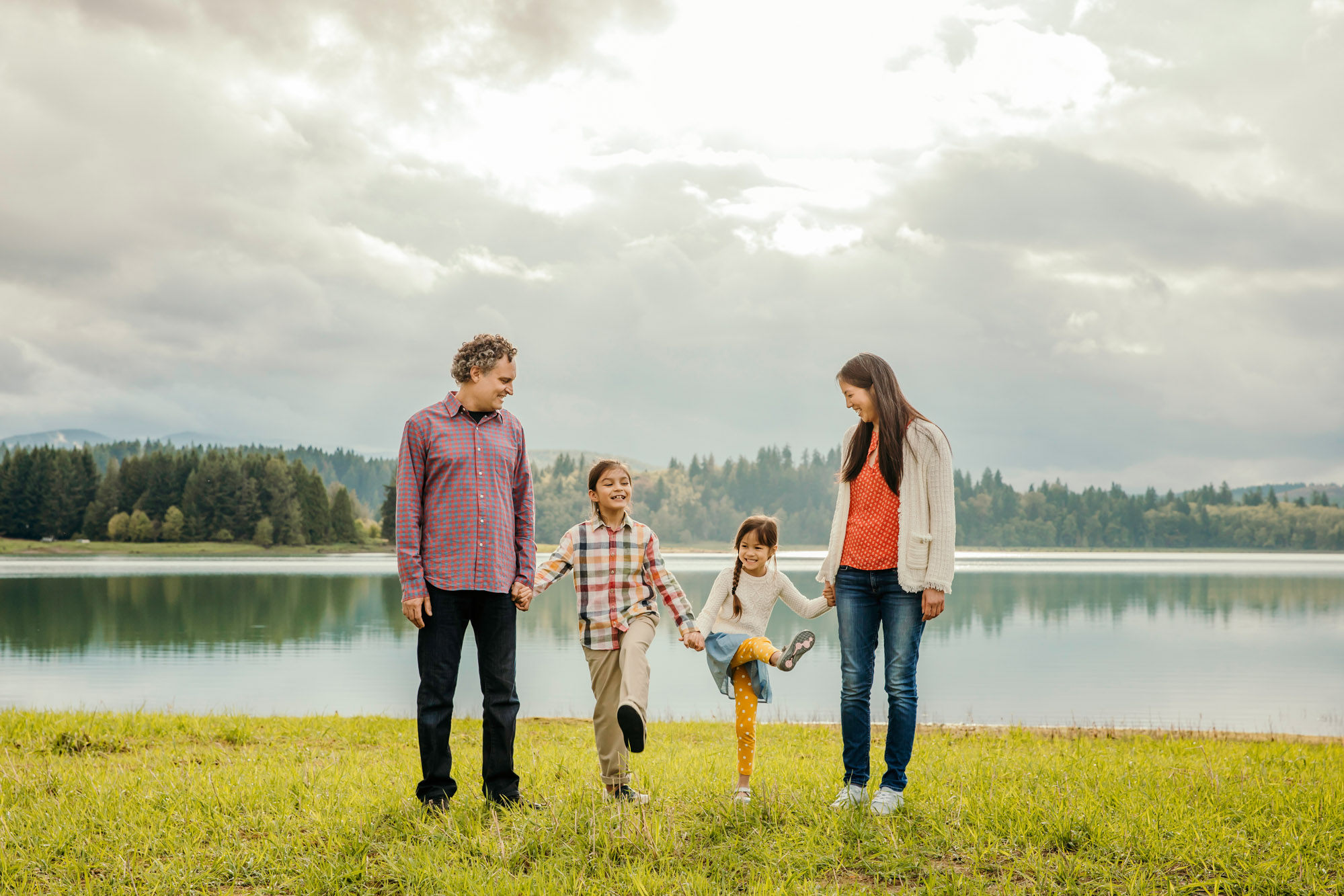 Family of four at Alder lake by Seattle family photographer James Thomas Long Photography