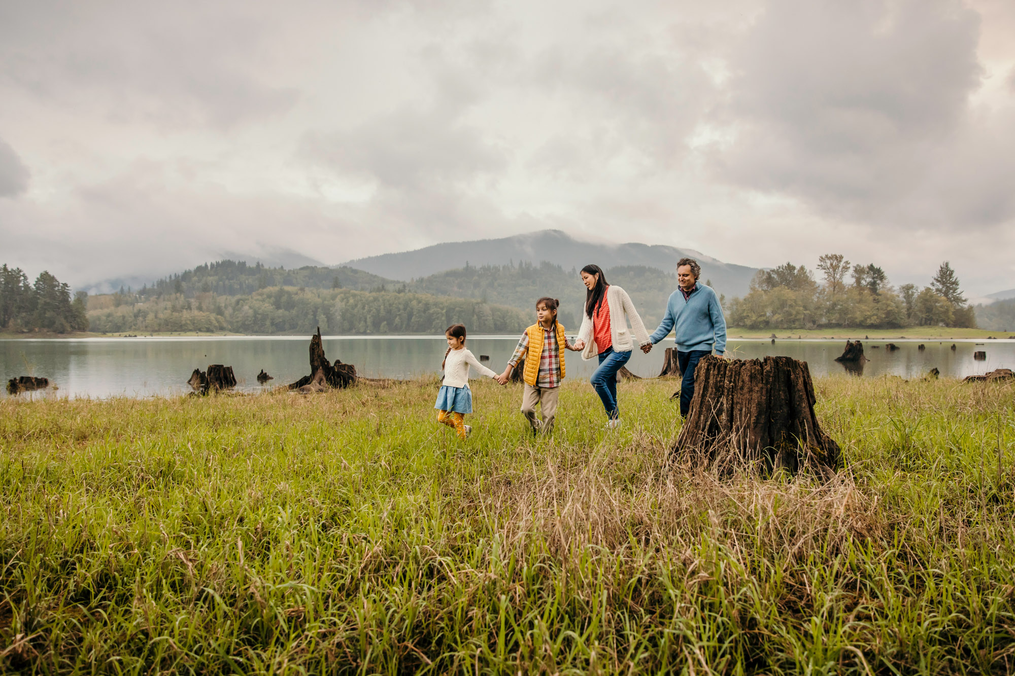 Family of four at Alder lake by Seattle family photographer James Thomas Long Photography