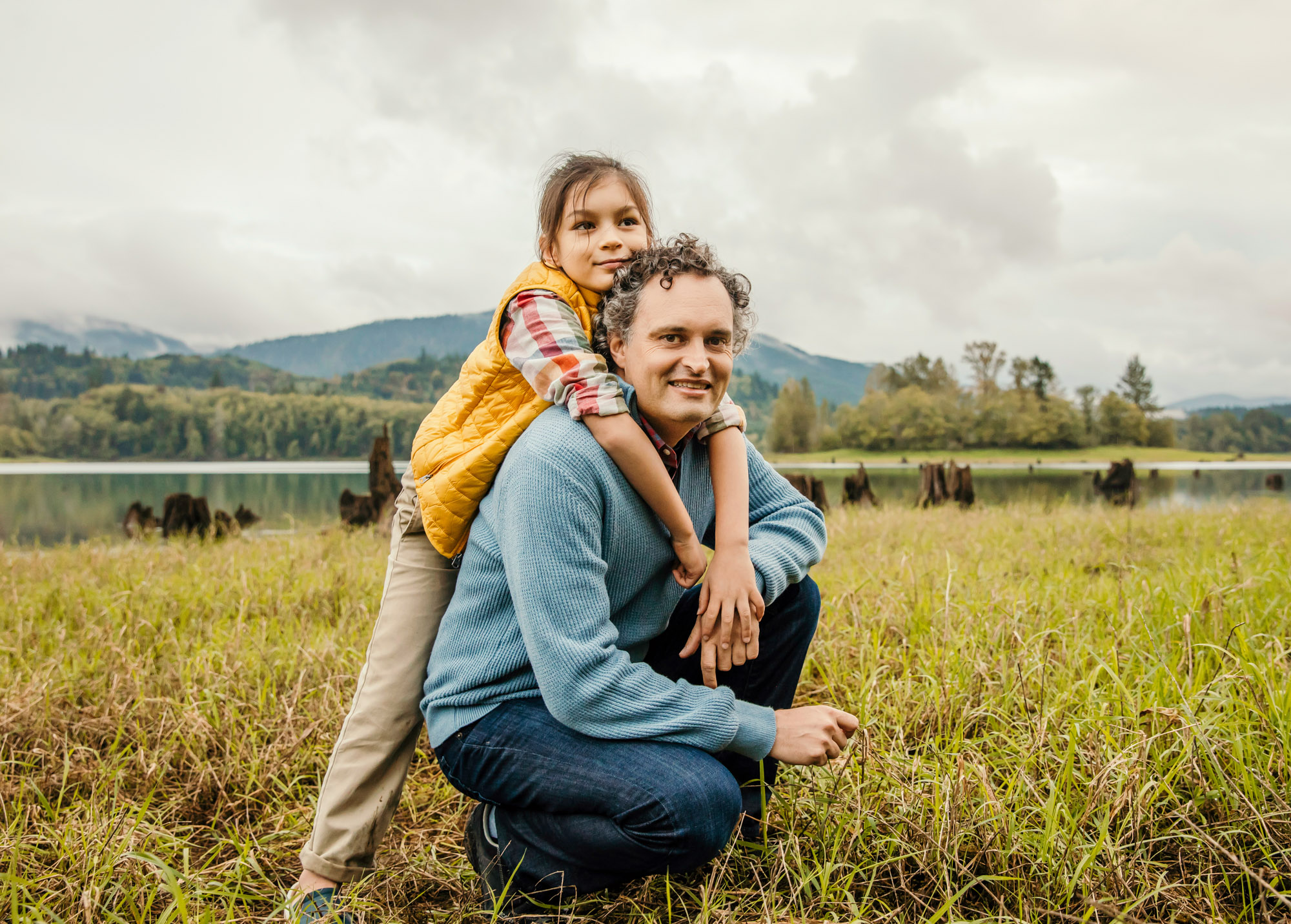 Family of four at Alder lake by Seattle family photographer James Thomas Long Photography