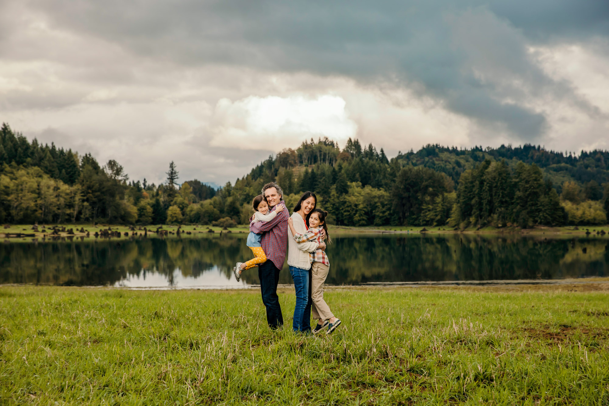 Family of four at Alder lake by Seattle family photographer James Thomas Long Photography