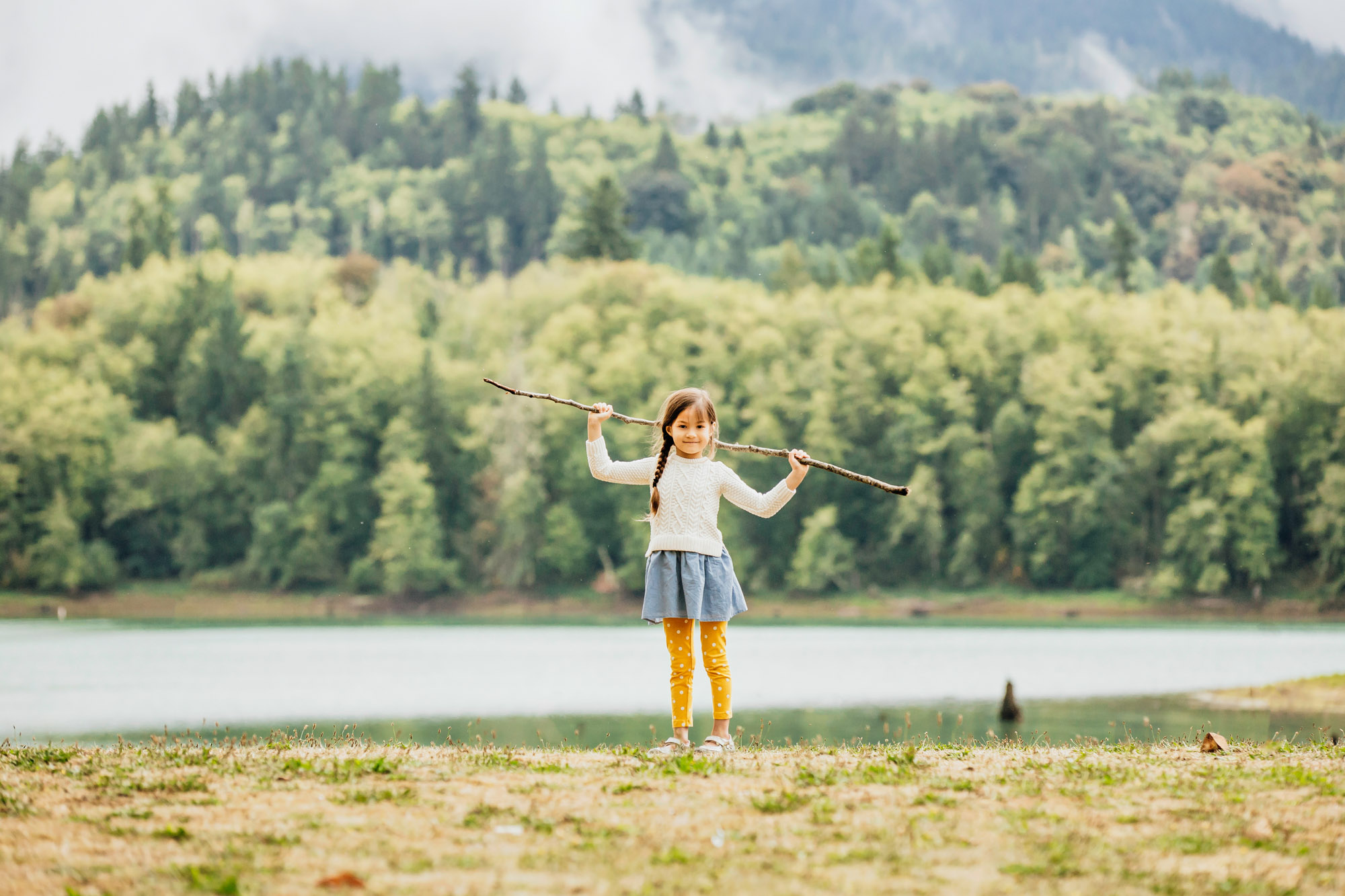 Family of four at Alder lake by Seattle family photographer James Thomas Long Photography