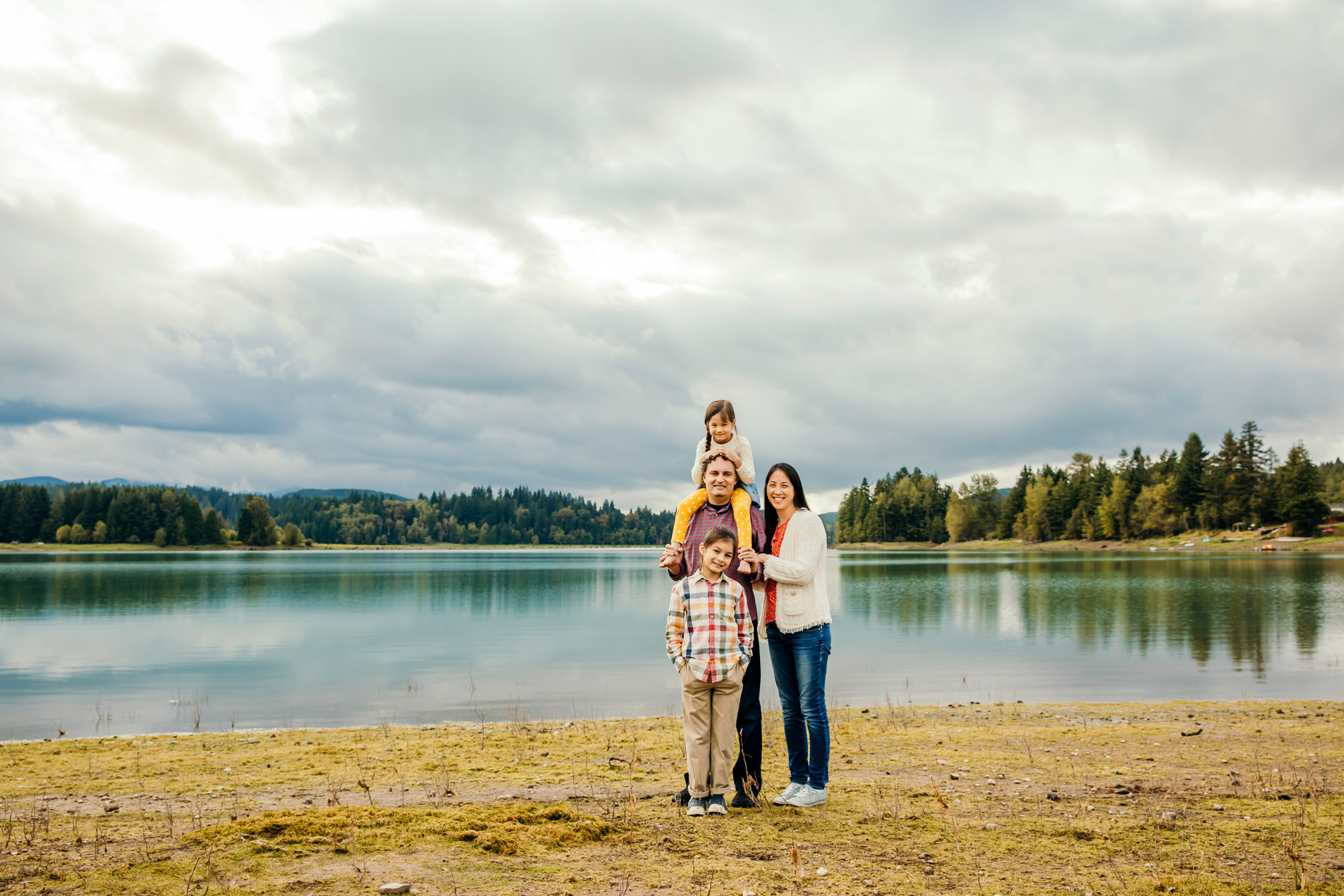 Family of four at Alder lake by Seattle family photographer James Thomas Long Photography