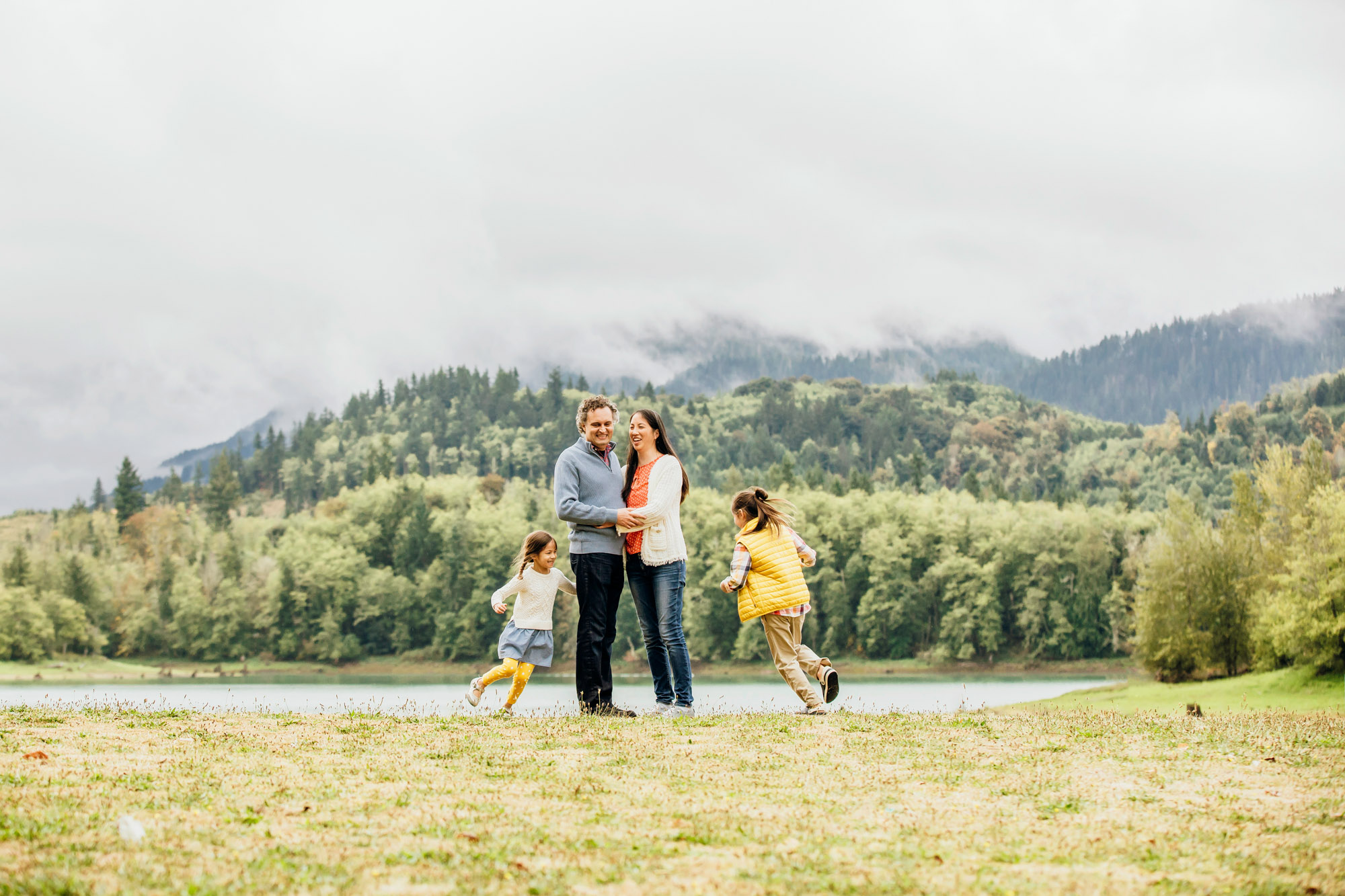 Family of four at Alder lake by Seattle family photographer James Thomas Long Photography