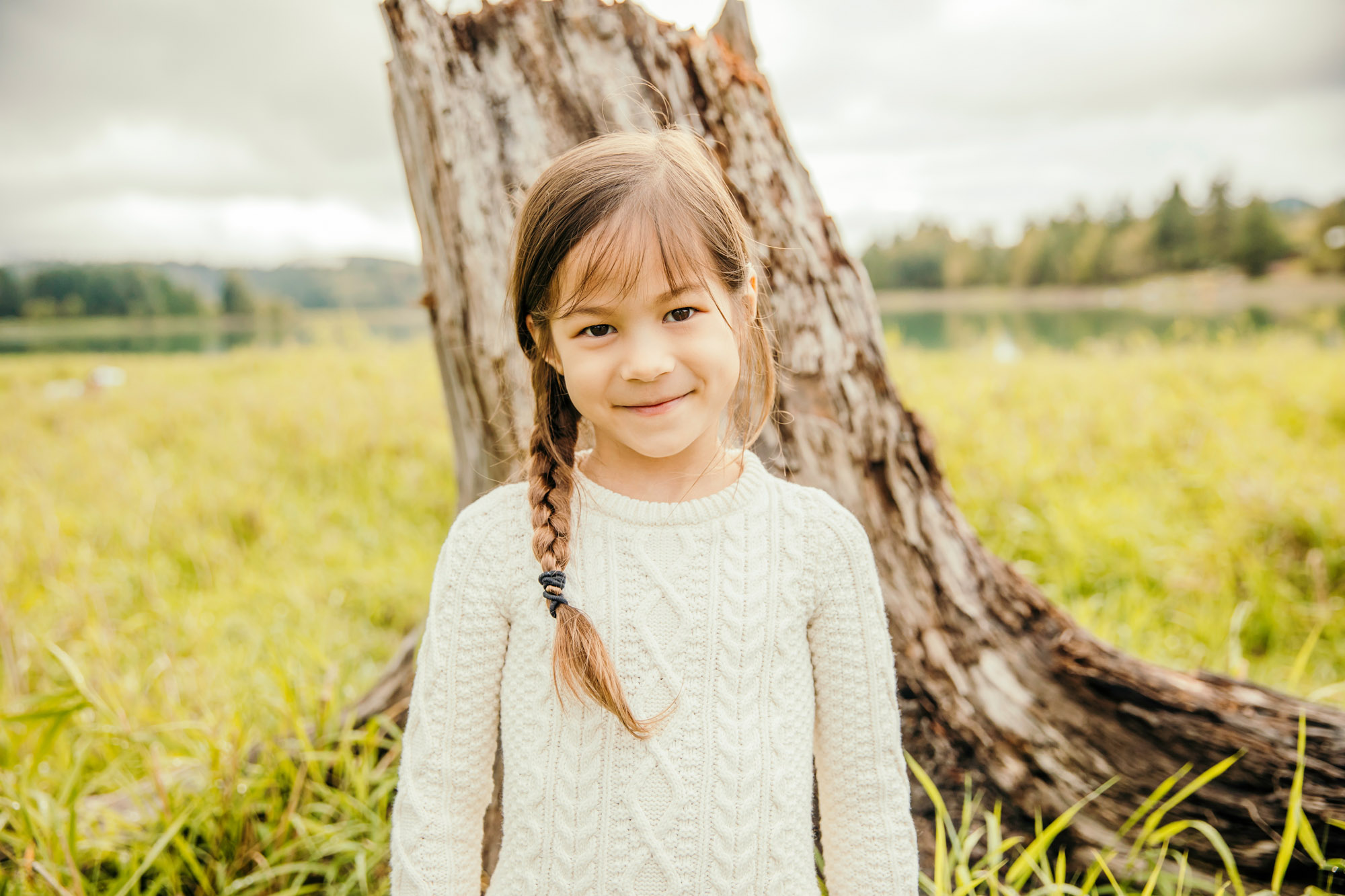 Family of four at Alder lake by Seattle family photographer James Thomas Long Photography