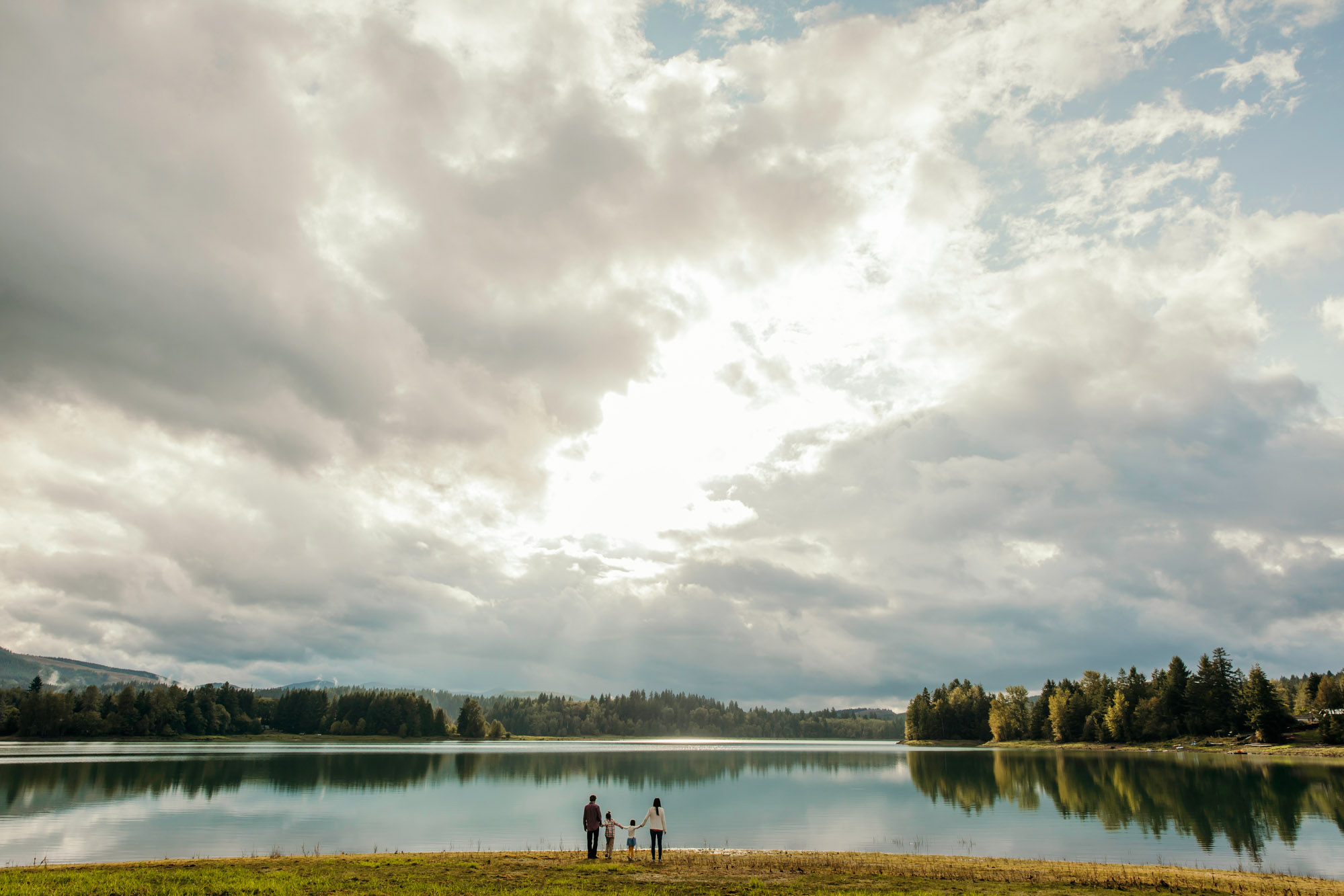 Family of four at Alder lake by Seattle family photographer James Thomas Long Photography