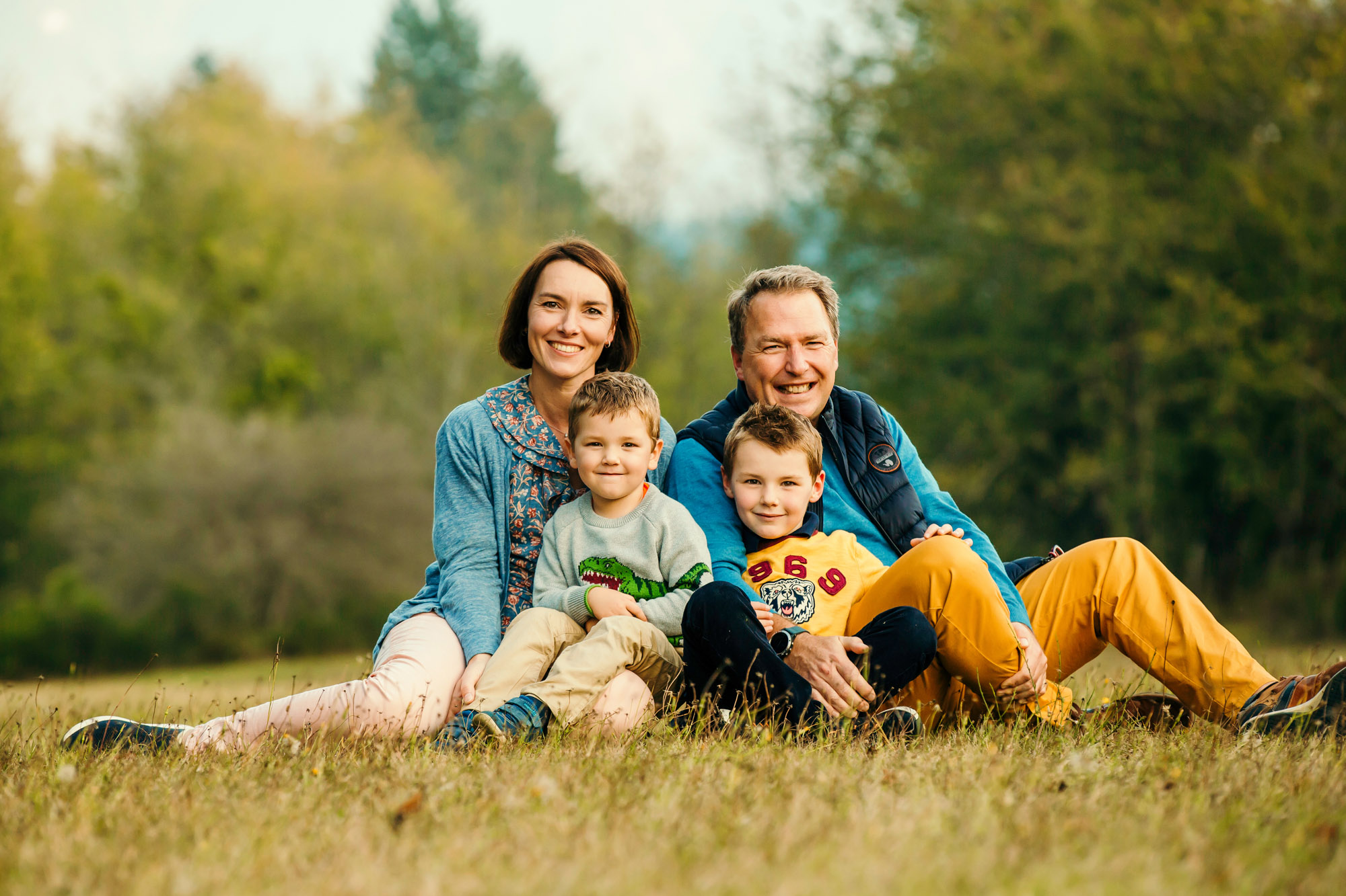 Family of four by Issaquah Sammamish Family Photographer James Thomas Long Photography