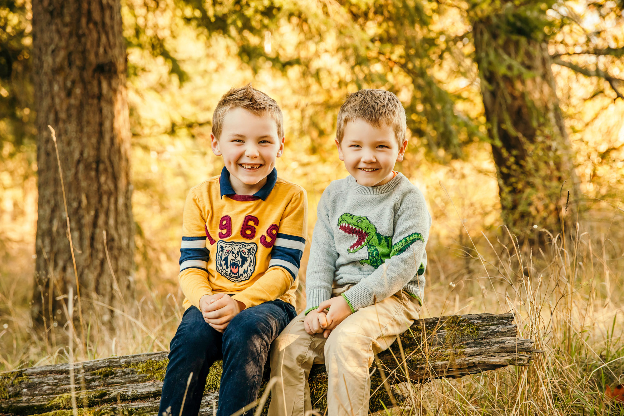 Family of four by Issaquah Sammamish Family Photographer James Thomas Long Photography