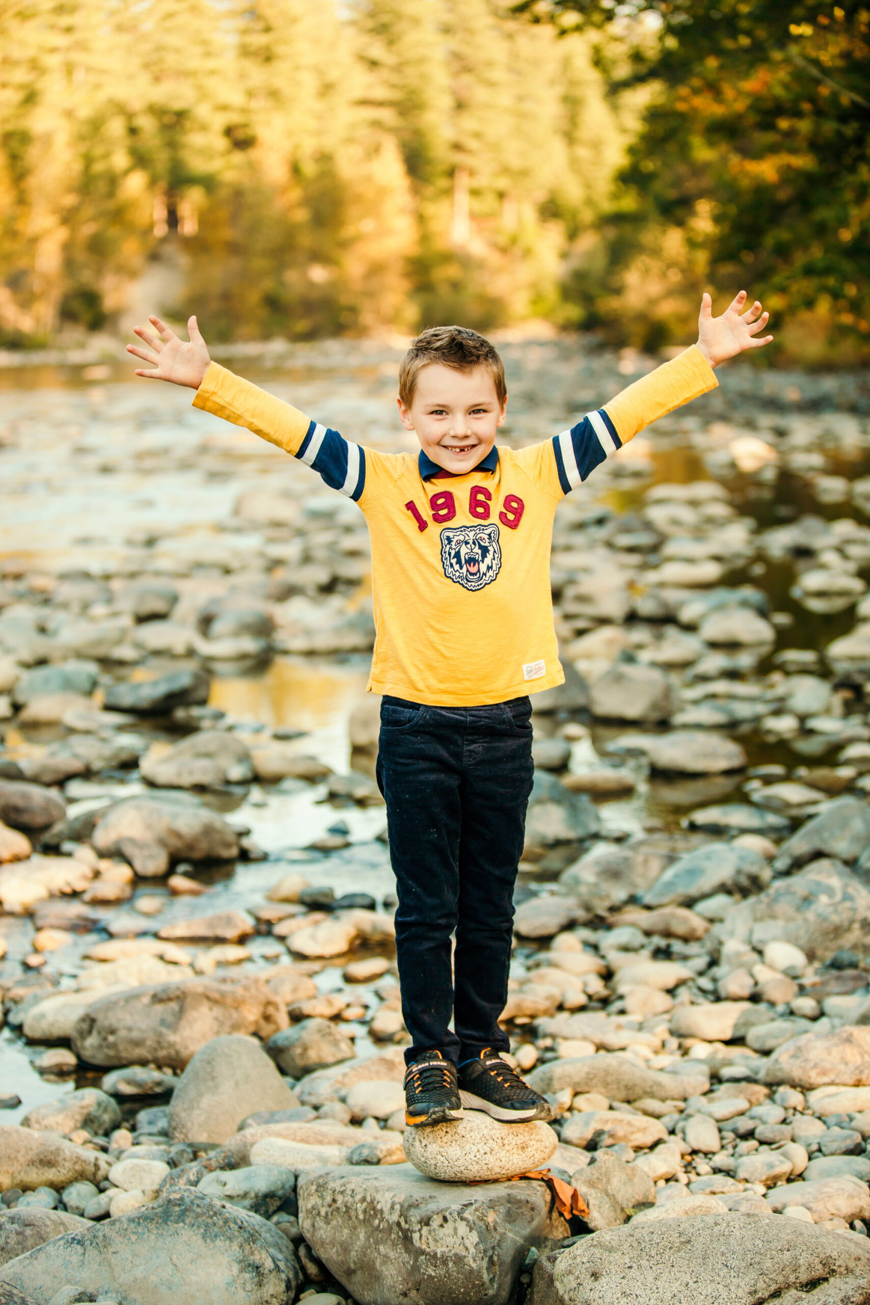 Family of four by Issaquah Sammamish Family Photographer James Thomas Long Photography