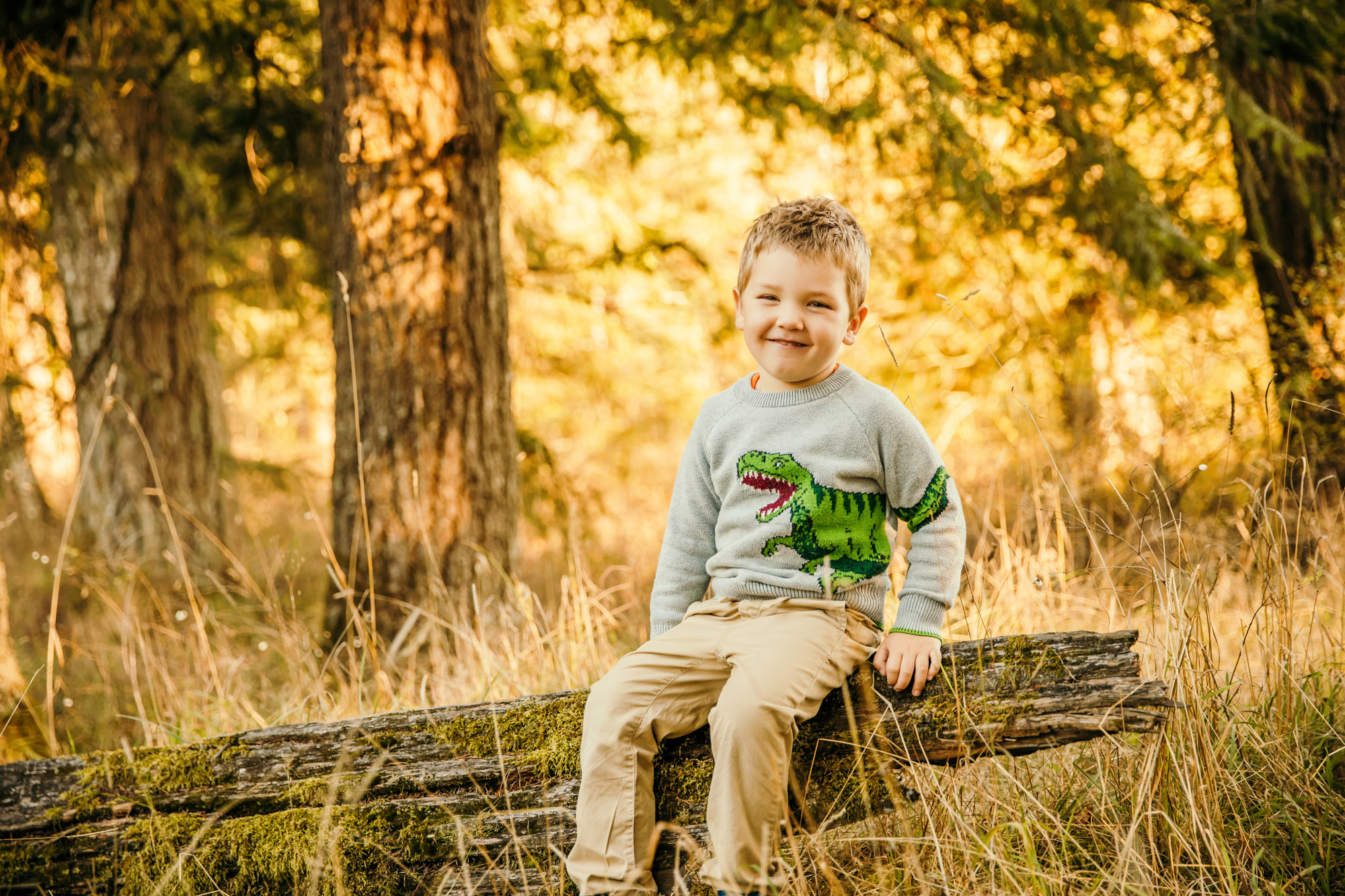 Family of four by Issaquah Sammamish Family Photographer James Thomas Long Photography