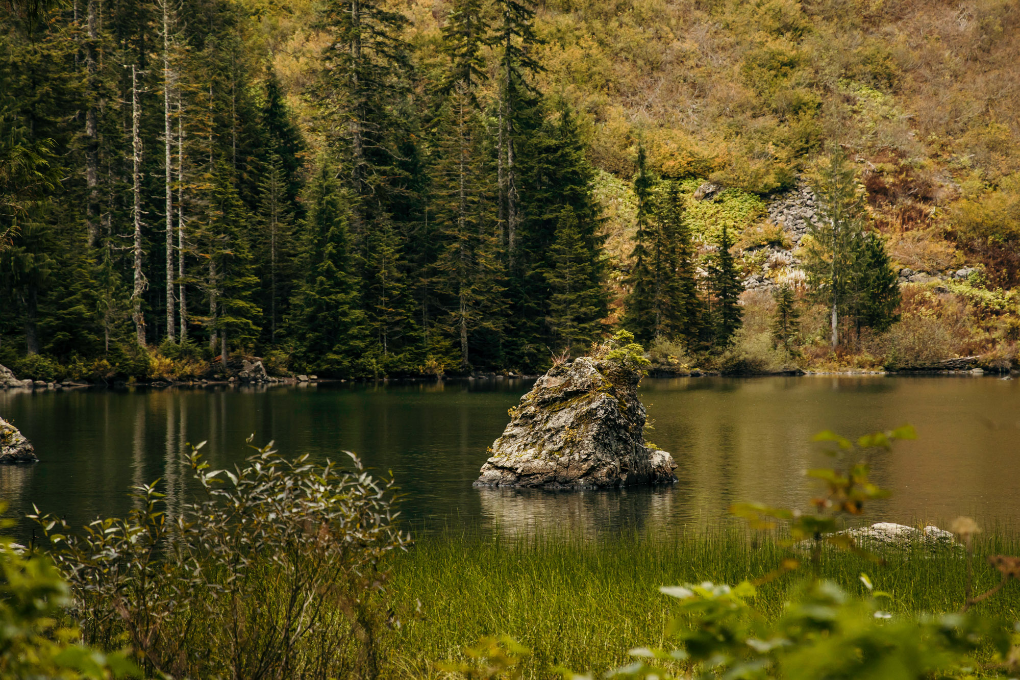 Cascade Mountain adventure engagement session by Seattle wedding photographer James Thomas Long Photography