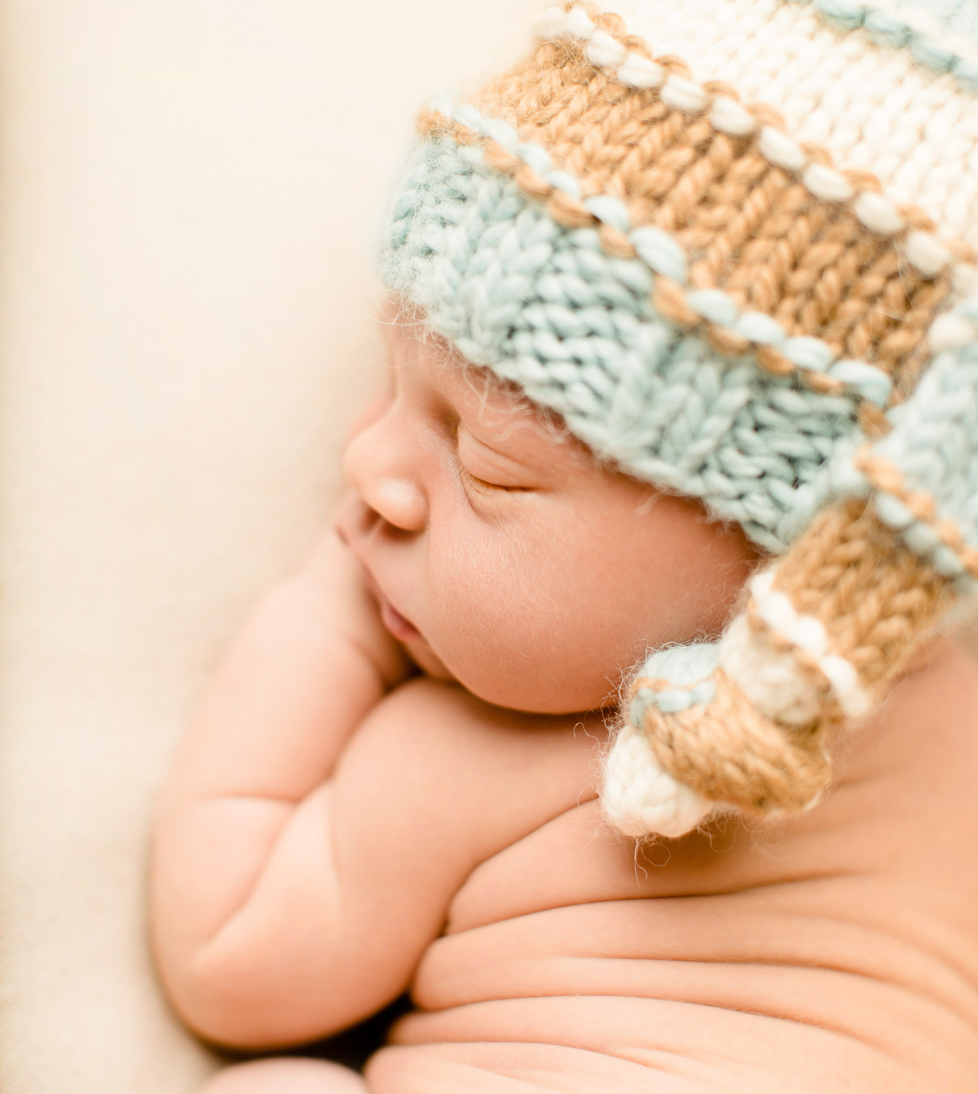 Snoqualmie WA newborn photography session by James Thomas Long Photography