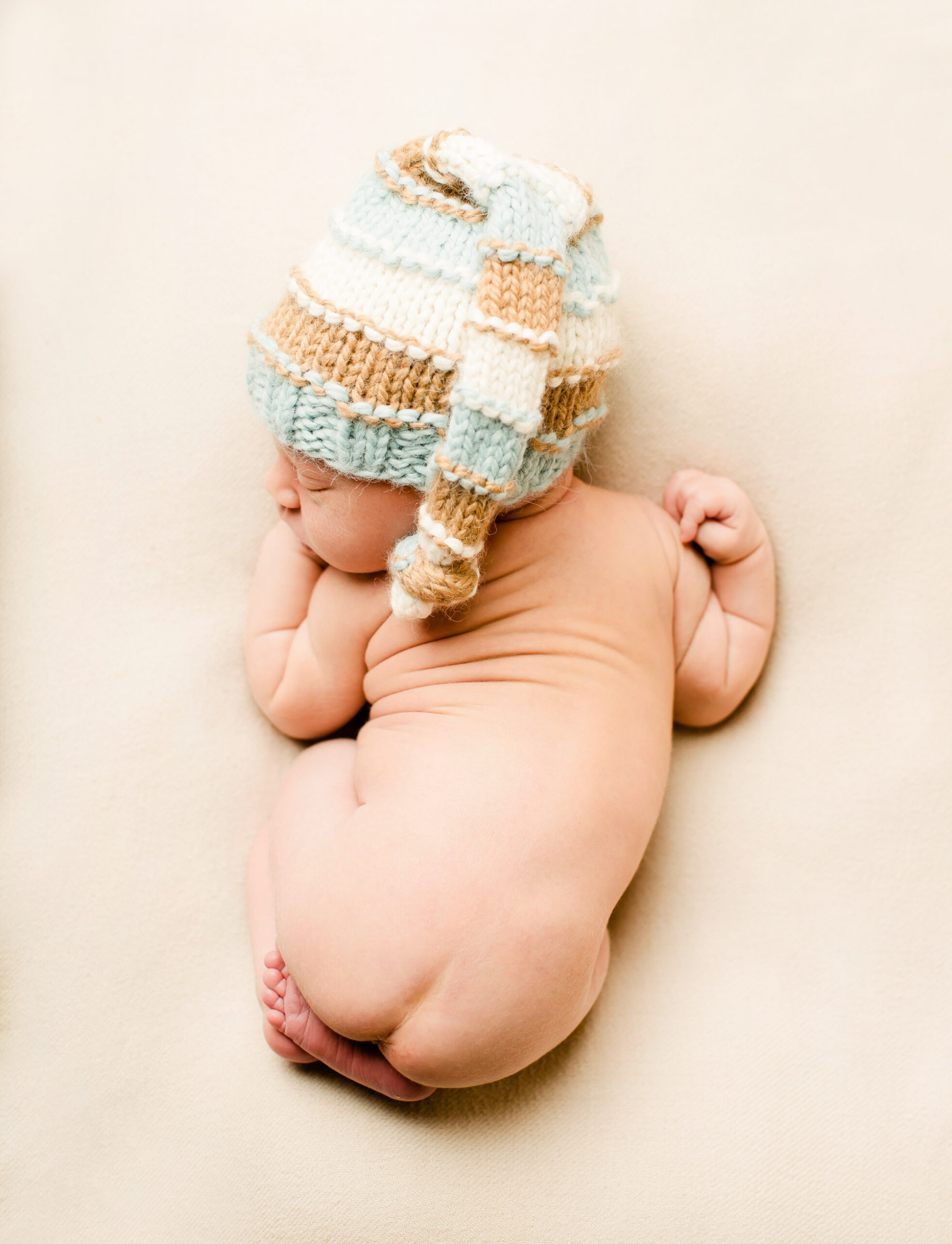 Snoqualmie WA newborn photography session by James Thomas Long Photography