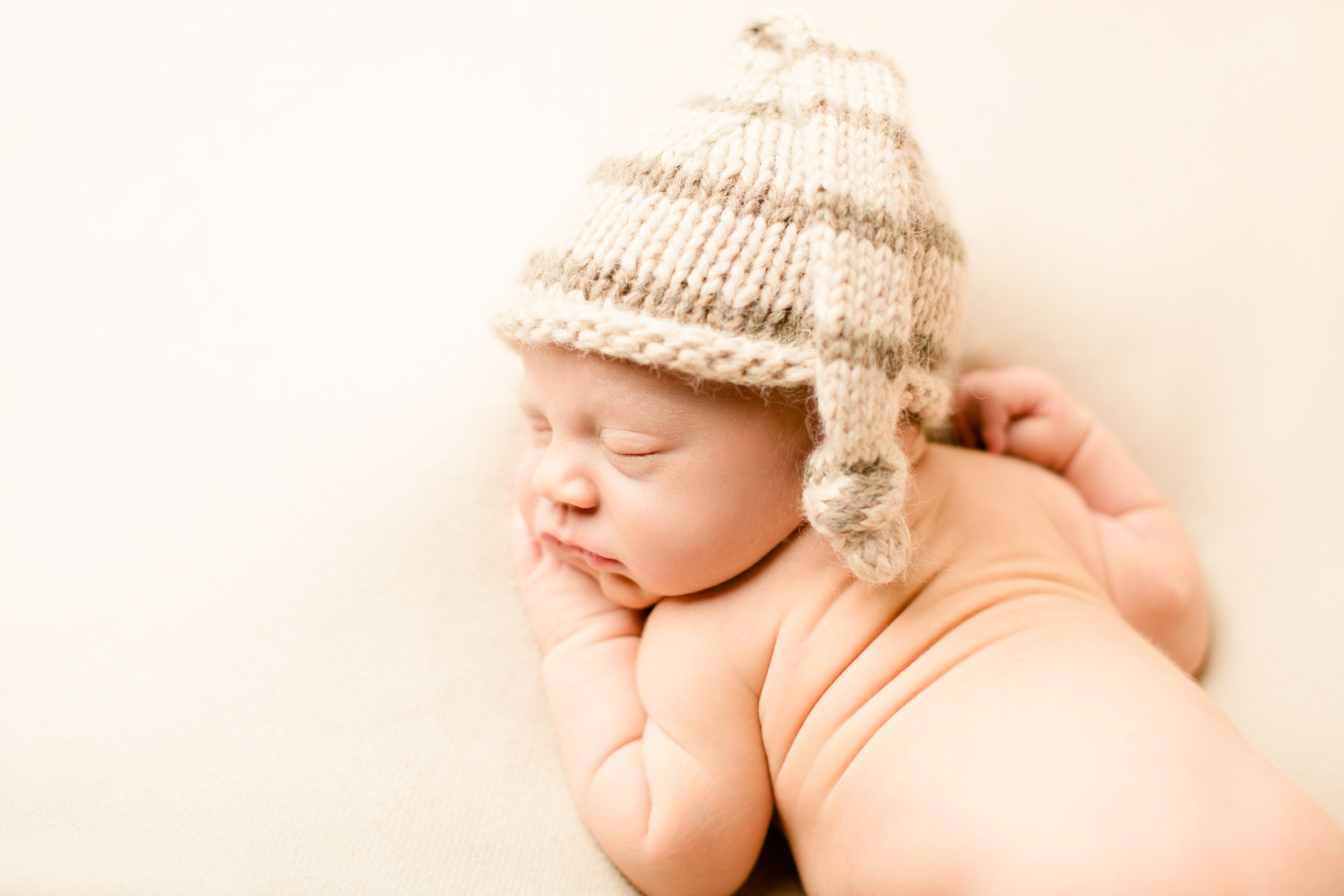 Snoqualmie WA newborn photography session by James Thomas Long Photography