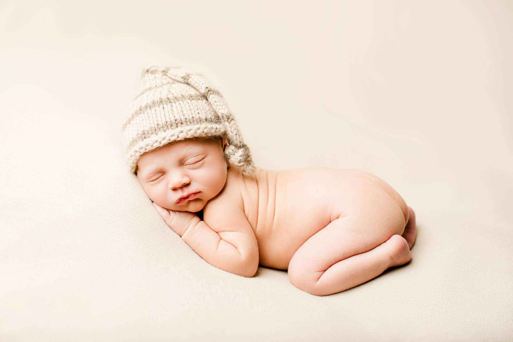 Snoqualmie WA newborn photography session by James Thomas Long Photography