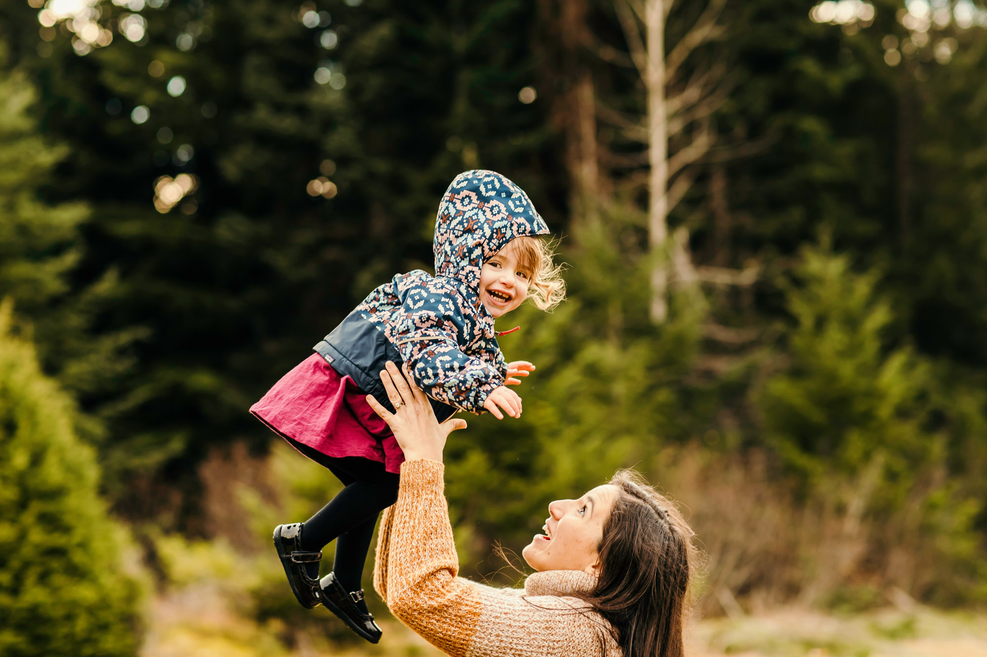 Seattle extended family photography session by Seattle family photographer James Thomas Long Photography