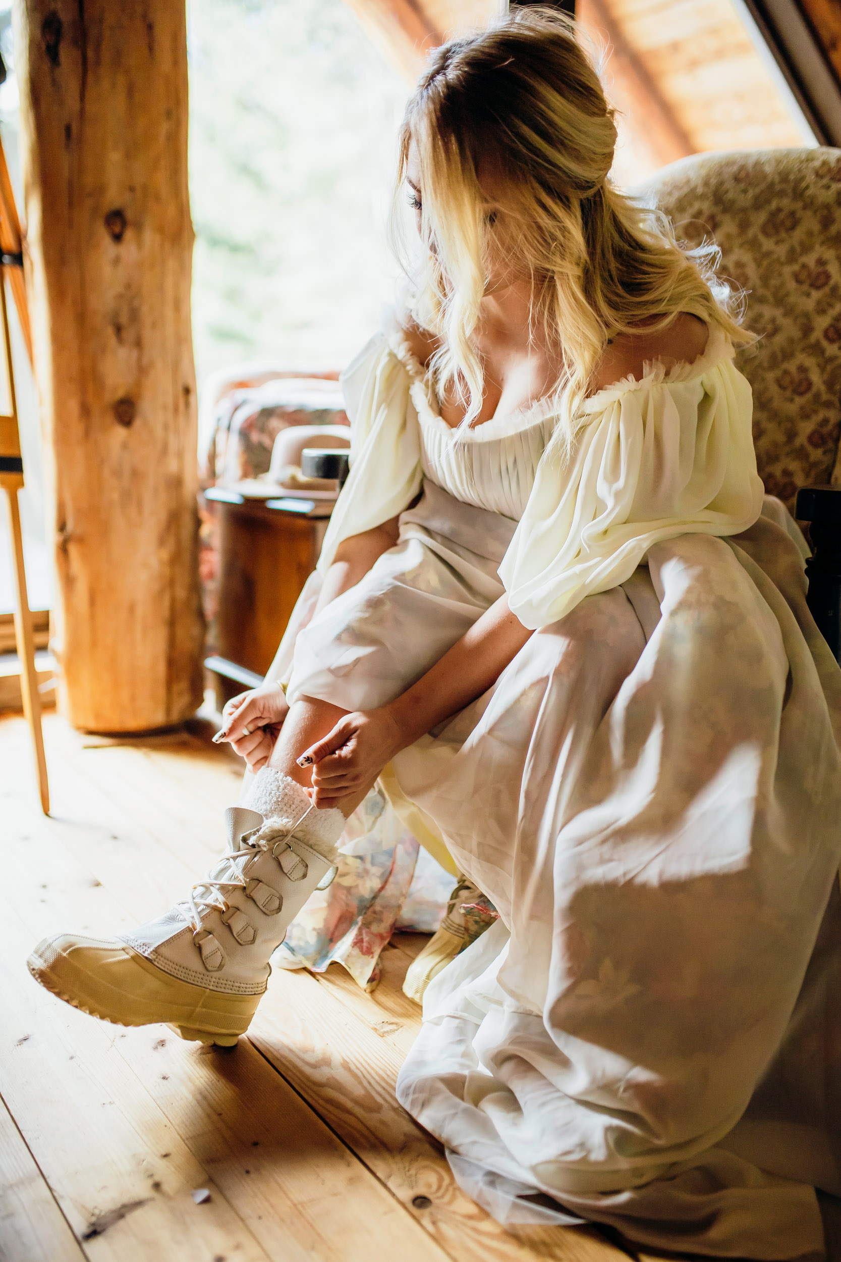 Snoqualmie Pass elopement by Seattle Wedding Photographer James Thomas Long Photography